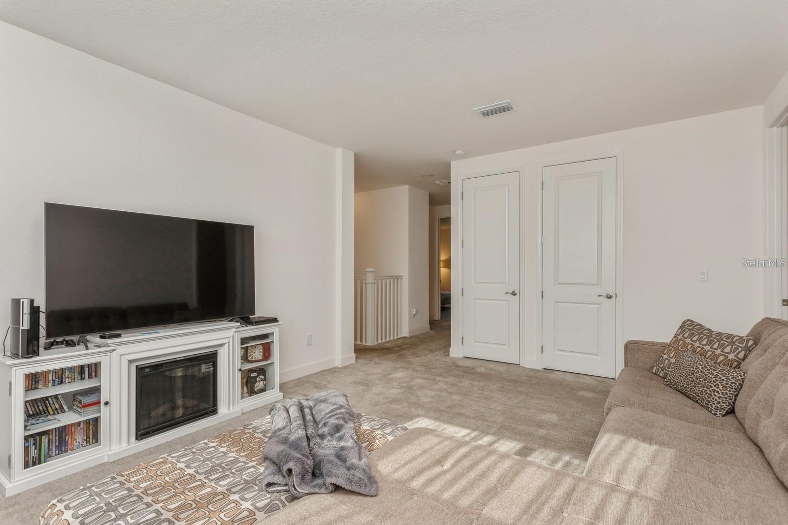 3281 GREAT BANYAN WAY, WESLEY CHAPEL, FL, 33543
