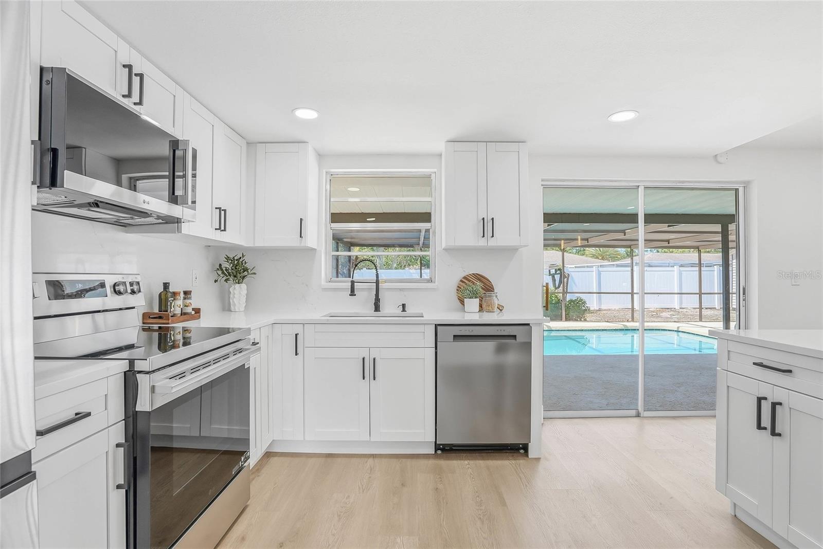 6643 CARNATION WAY, PORT RICHEY, FL, 34668