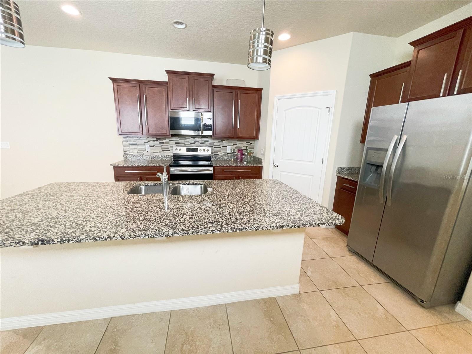 16229 PEBBLE BLUFF LOOP, WINTER GARDEN, FL, 34787