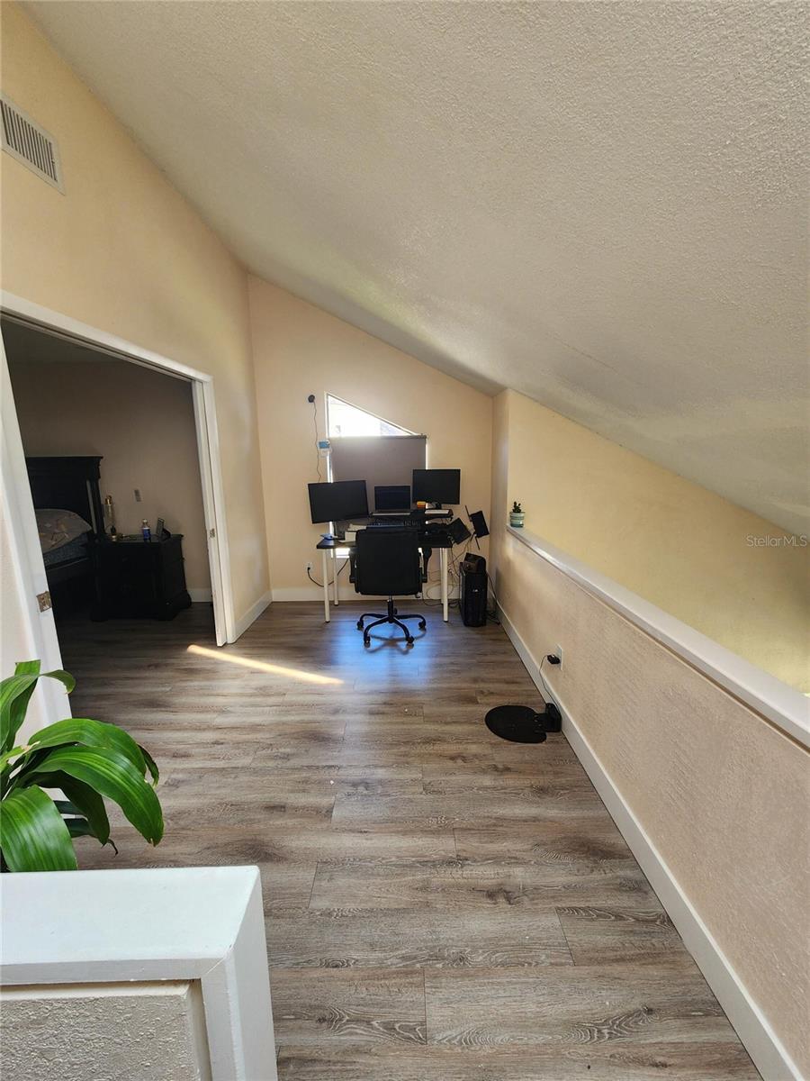 3402 ELLENWOOD LN, TAMPA, FL, 33618