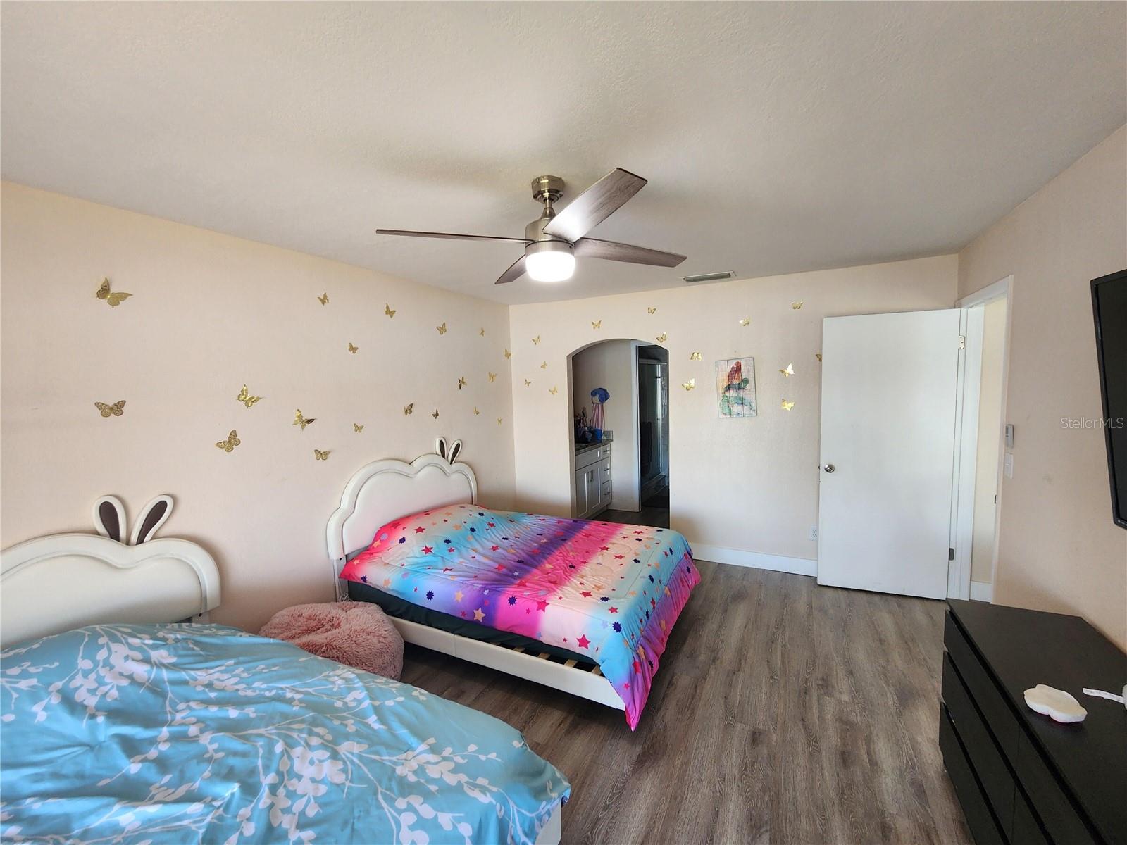 3402 ELLENWOOD LN, TAMPA, FL, 33618