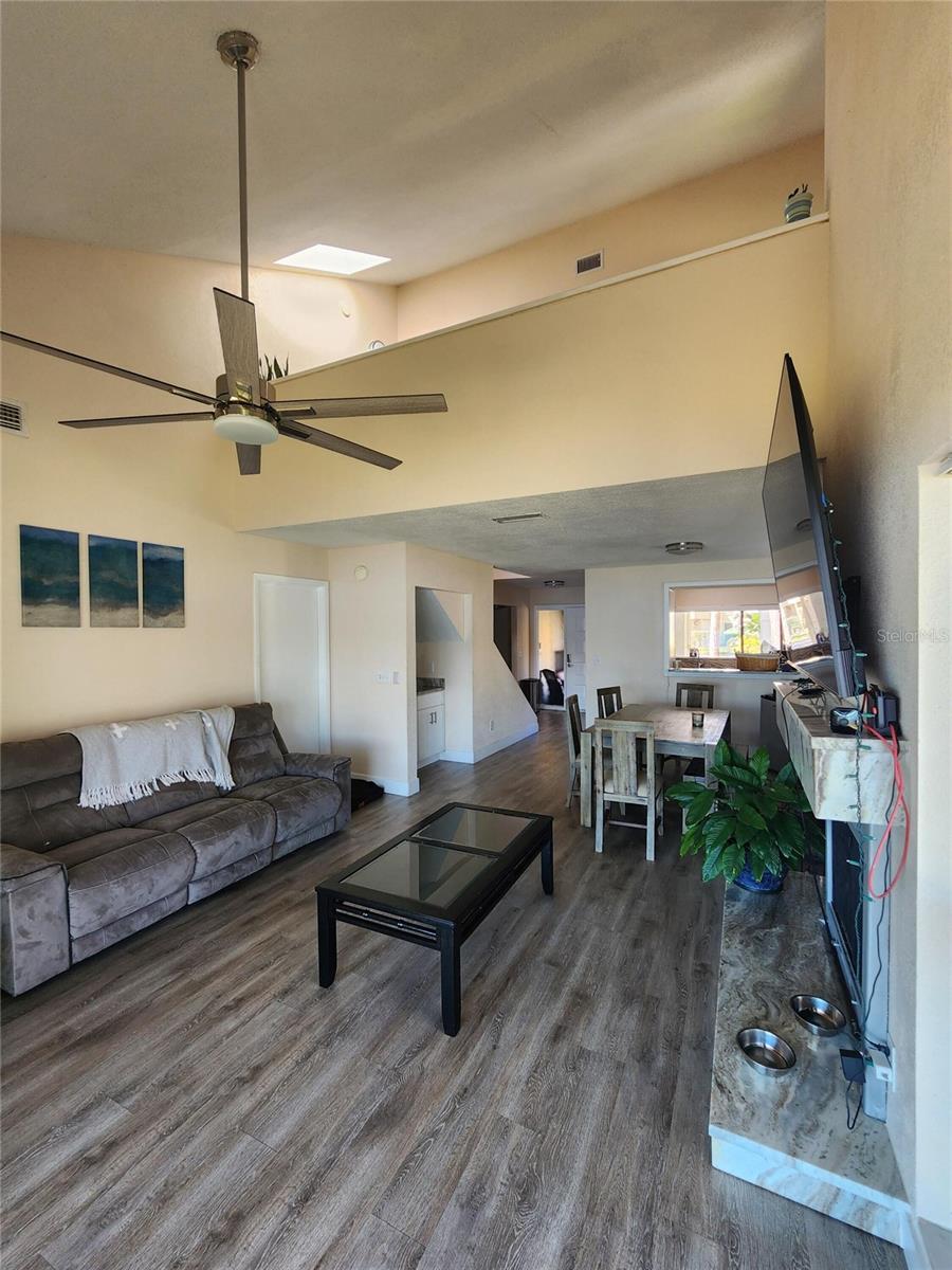 3402 ELLENWOOD LN, TAMPA, FL, 33618