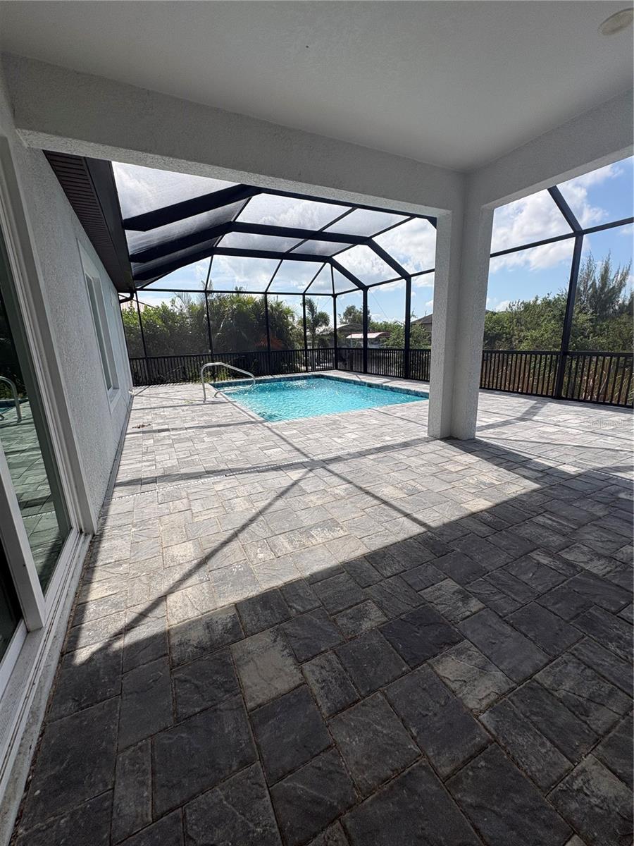 15384 HENNIPEN CIR, PORT CHARLOTTE, FL, 33981