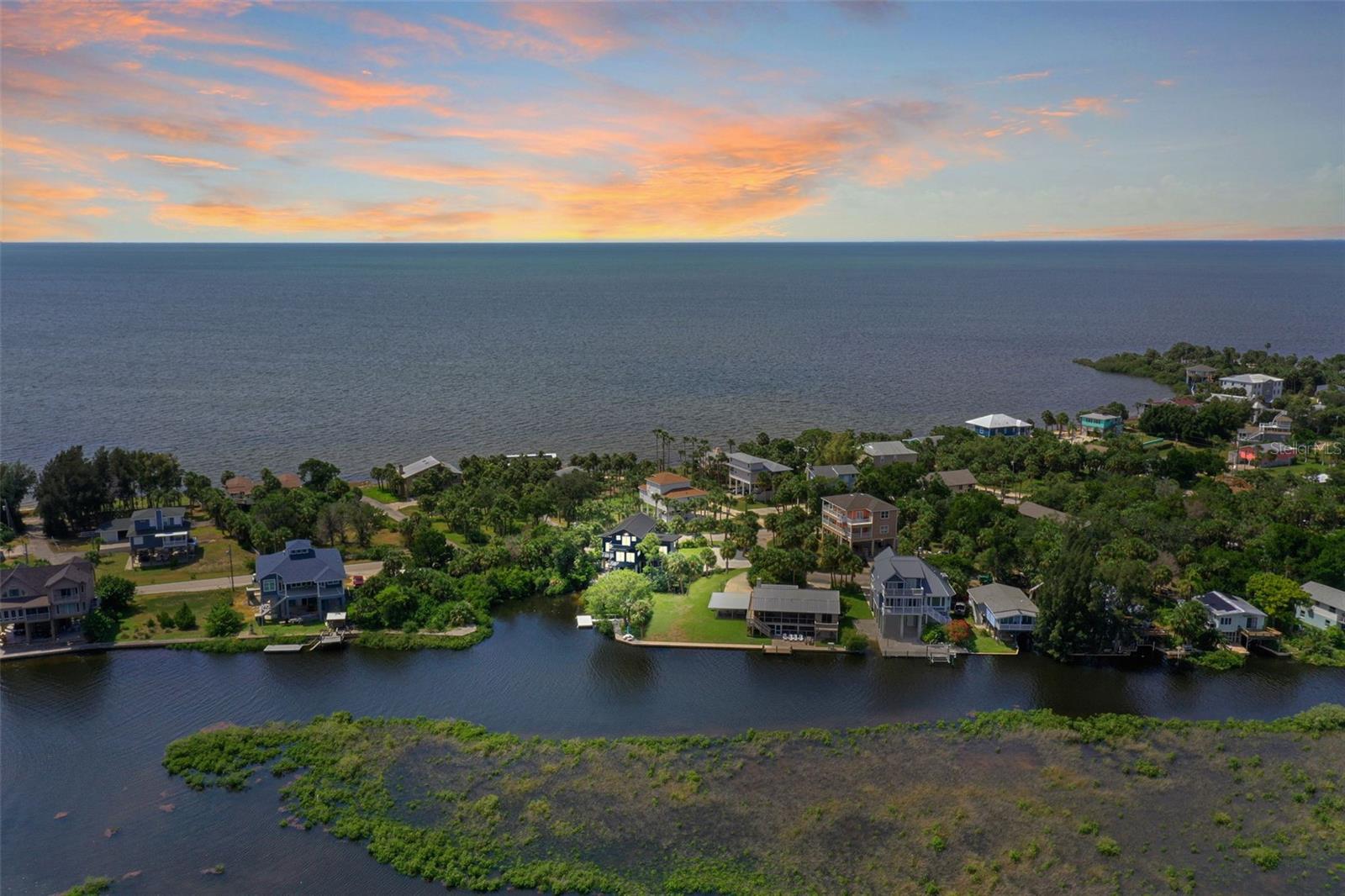 10701 PINE ISLAND DR, WEEKI WACHEE, FL, 34607