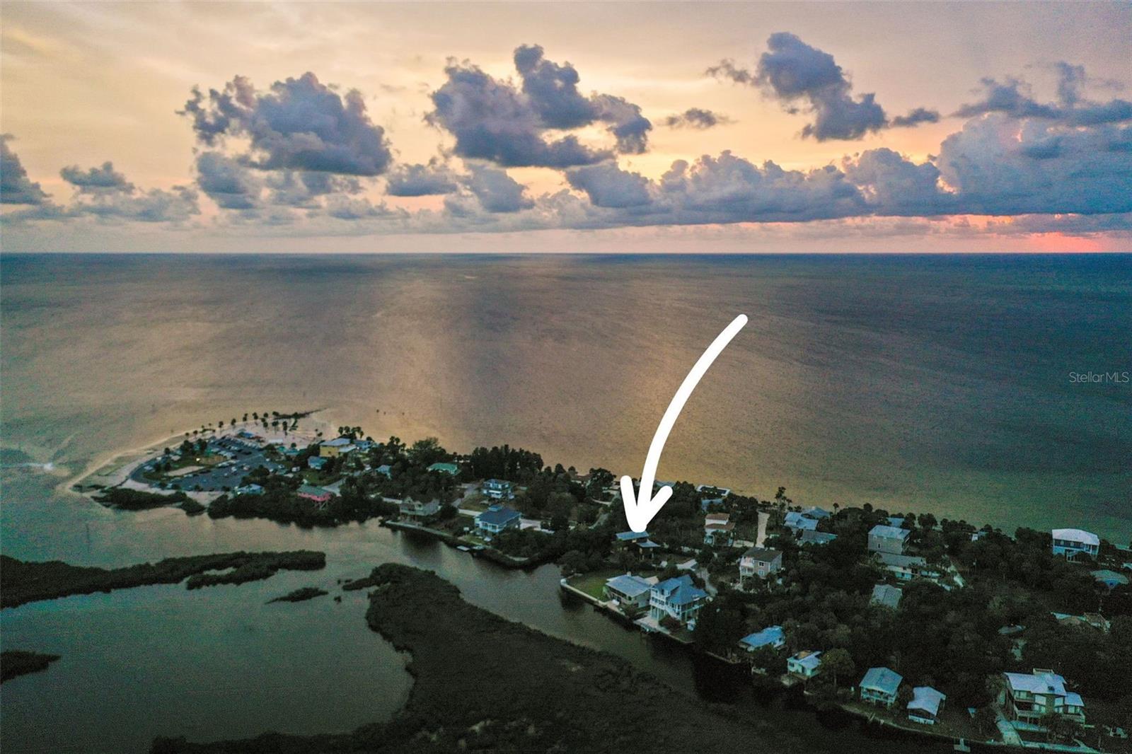 10701 PINE ISLAND DR, WEEKI WACHEE, FL, 34607