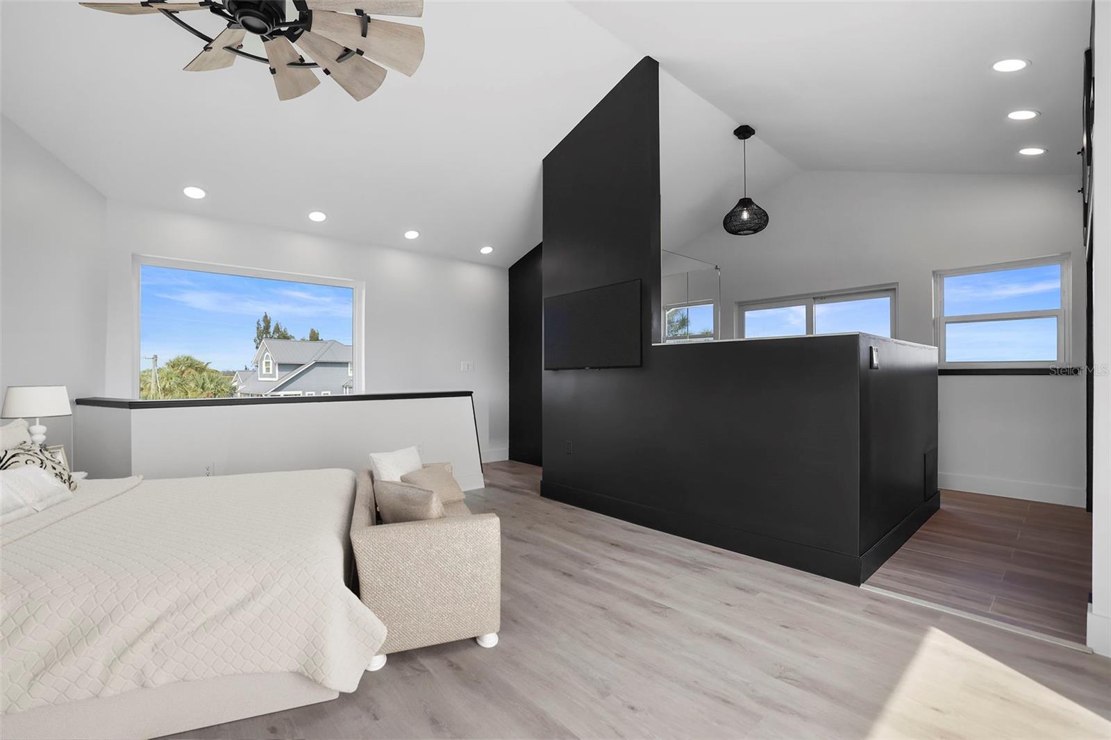 10701 PINE ISLAND DR, WEEKI WACHEE, FL, 34607