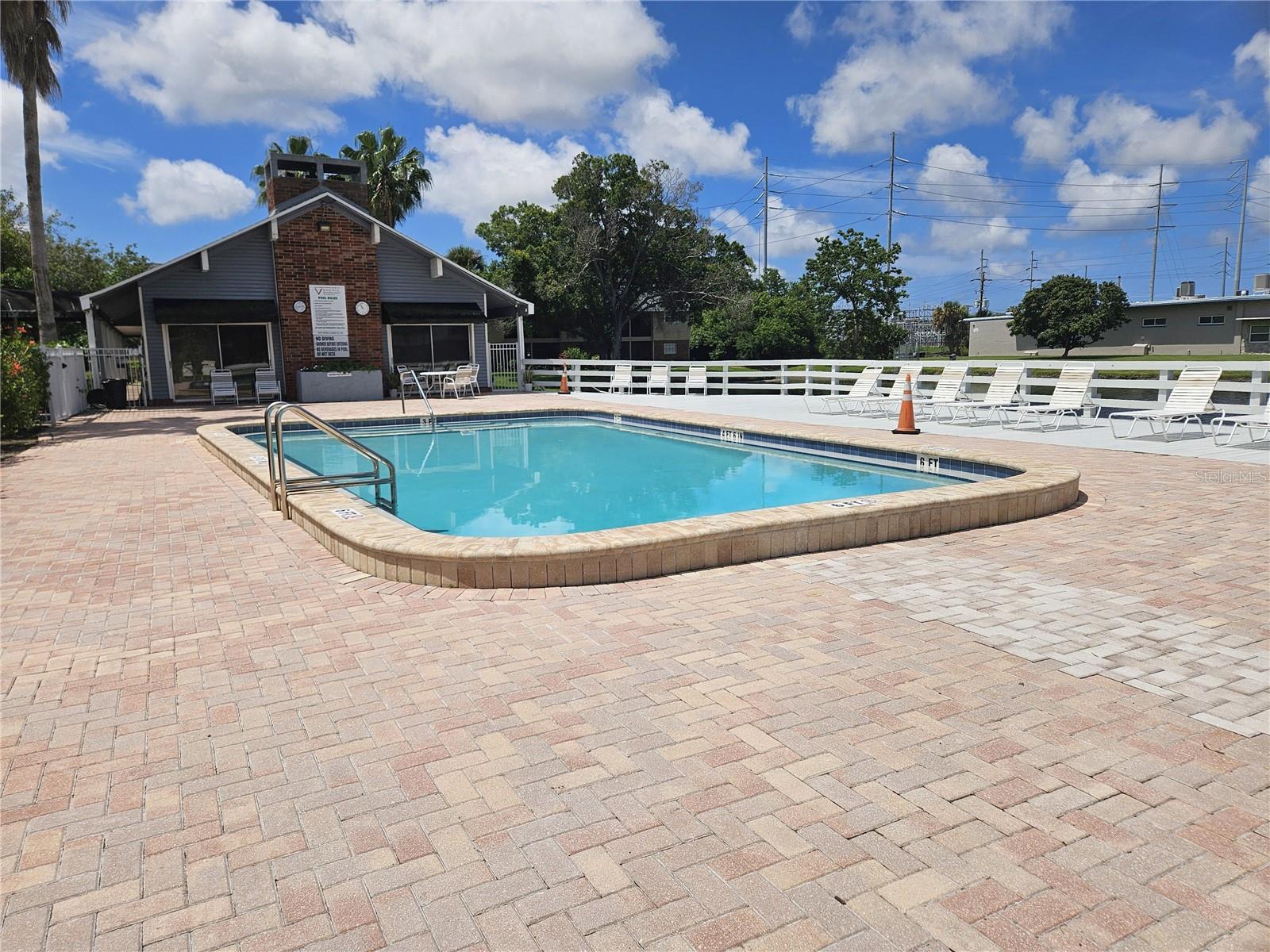 200 COUNTRY CLUB DR #1101, LARGO, FL, 33771