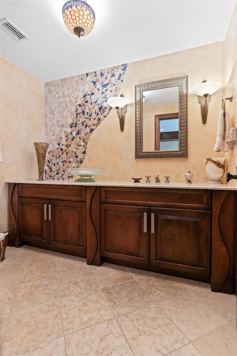 2124 LAURENCE DR, CLEARWATER, FL, 33764