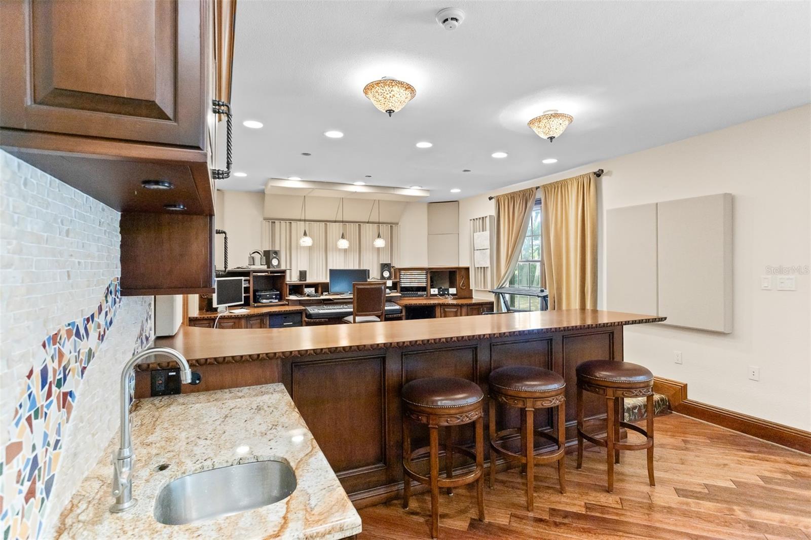 2124 LAURENCE DR, CLEARWATER, FL, 33764