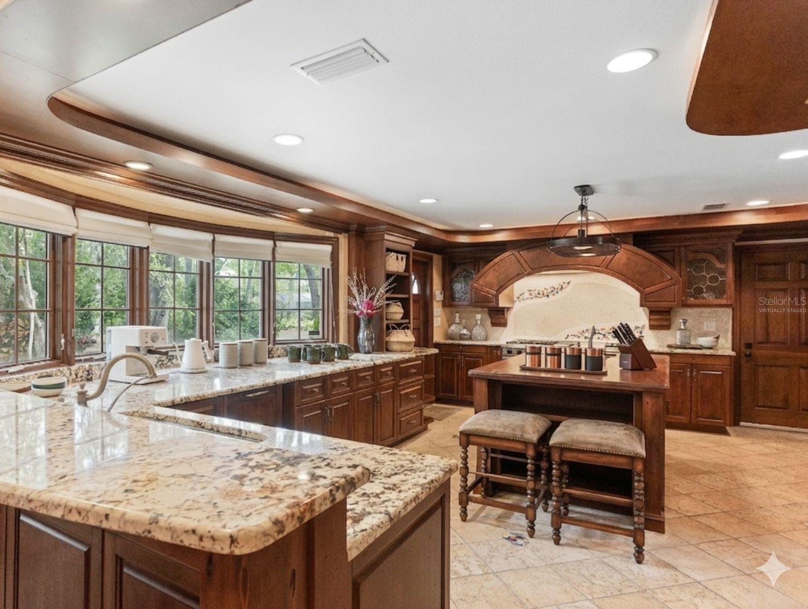 2124 LAURENCE DR, CLEARWATER, FL, 33764