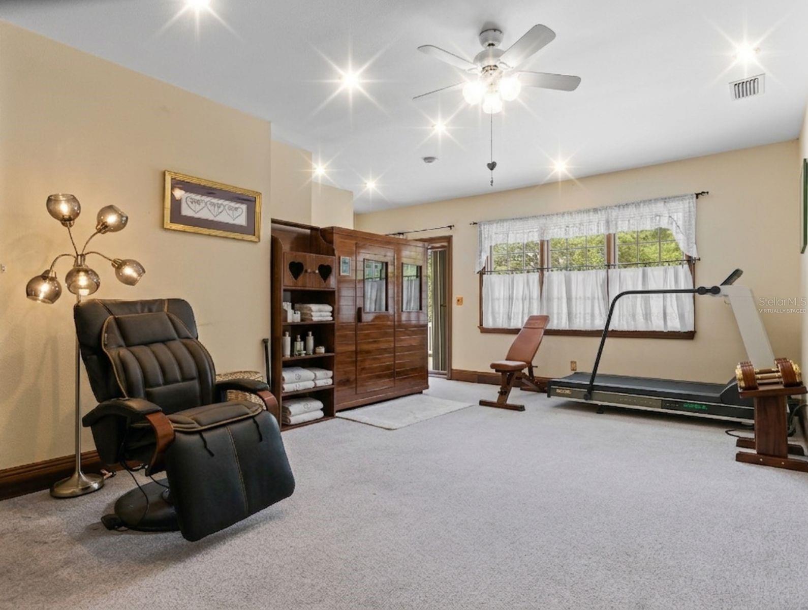 2124 LAURENCE DR, CLEARWATER, FL, 33764