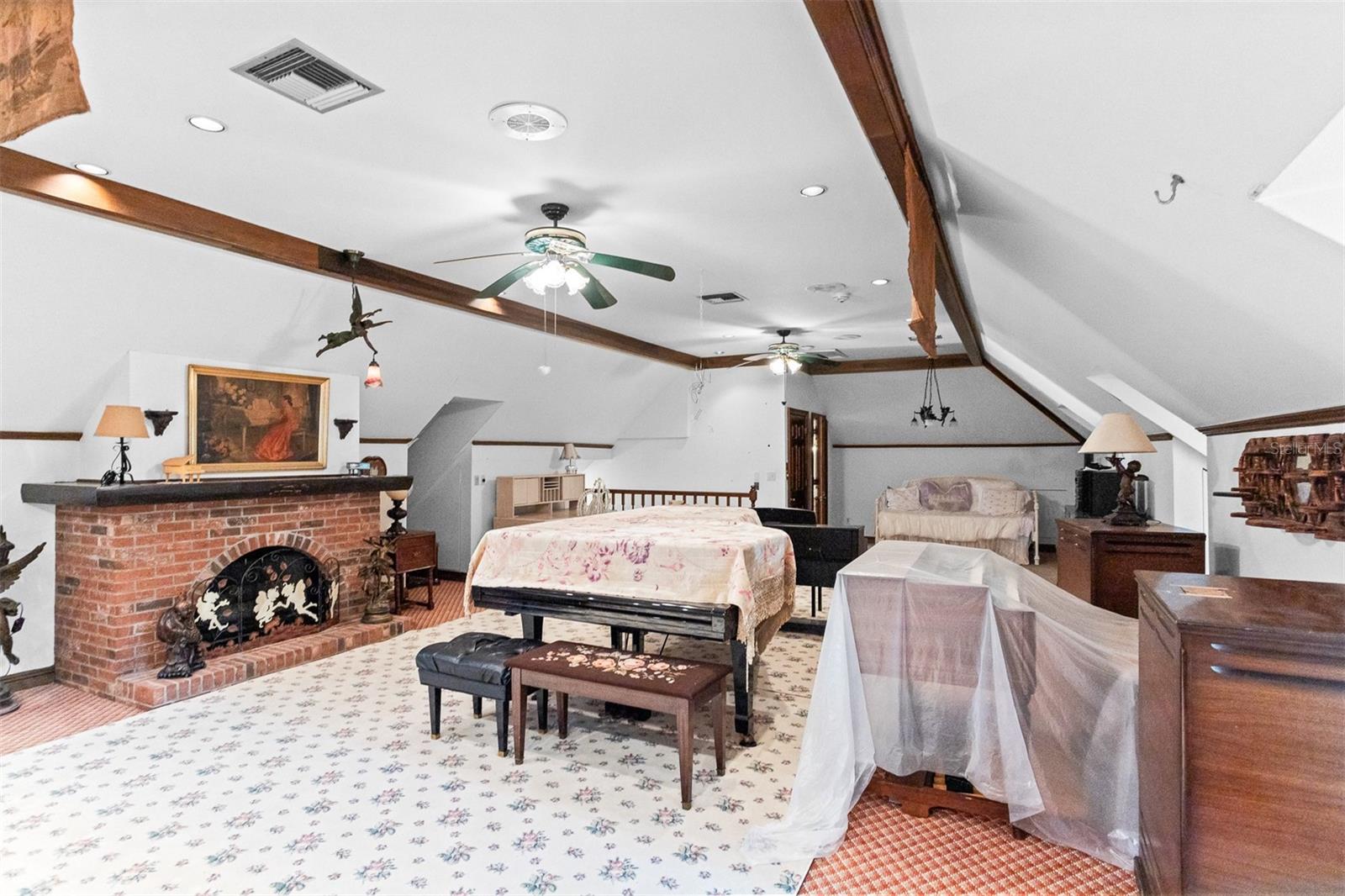 2124 LAURENCE DR, CLEARWATER, FL, 33764
