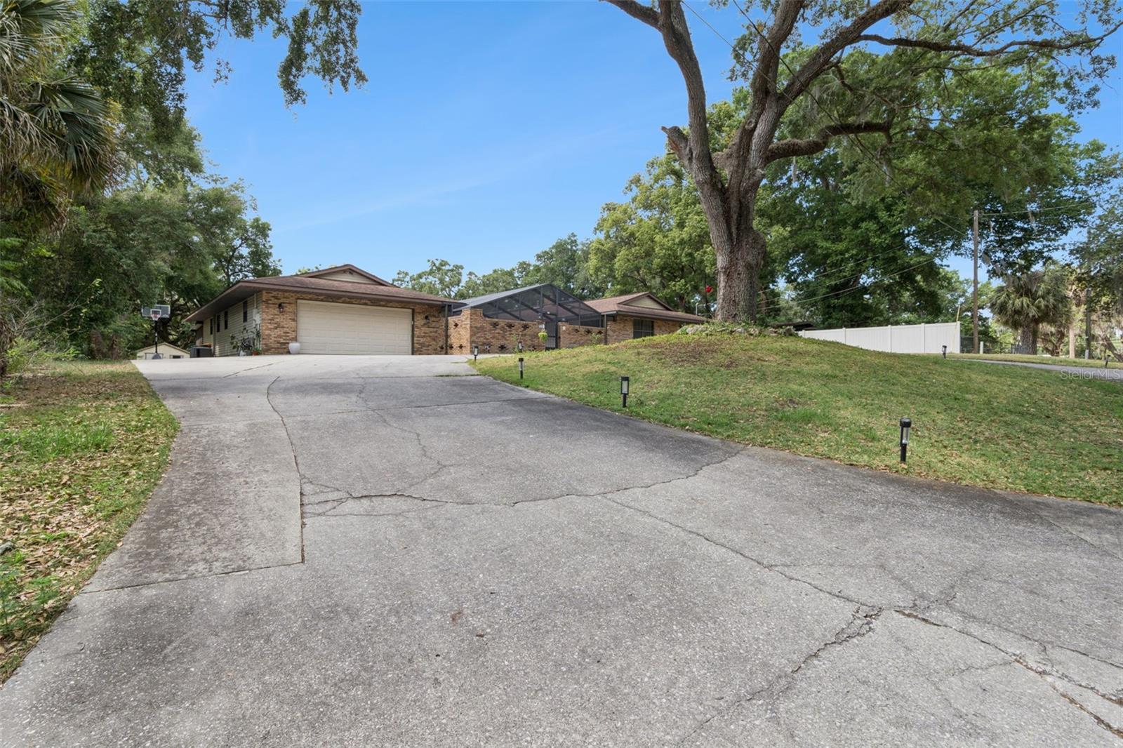 209 E CATAWBA ST, FRUITLAND PARK, FL, 34731