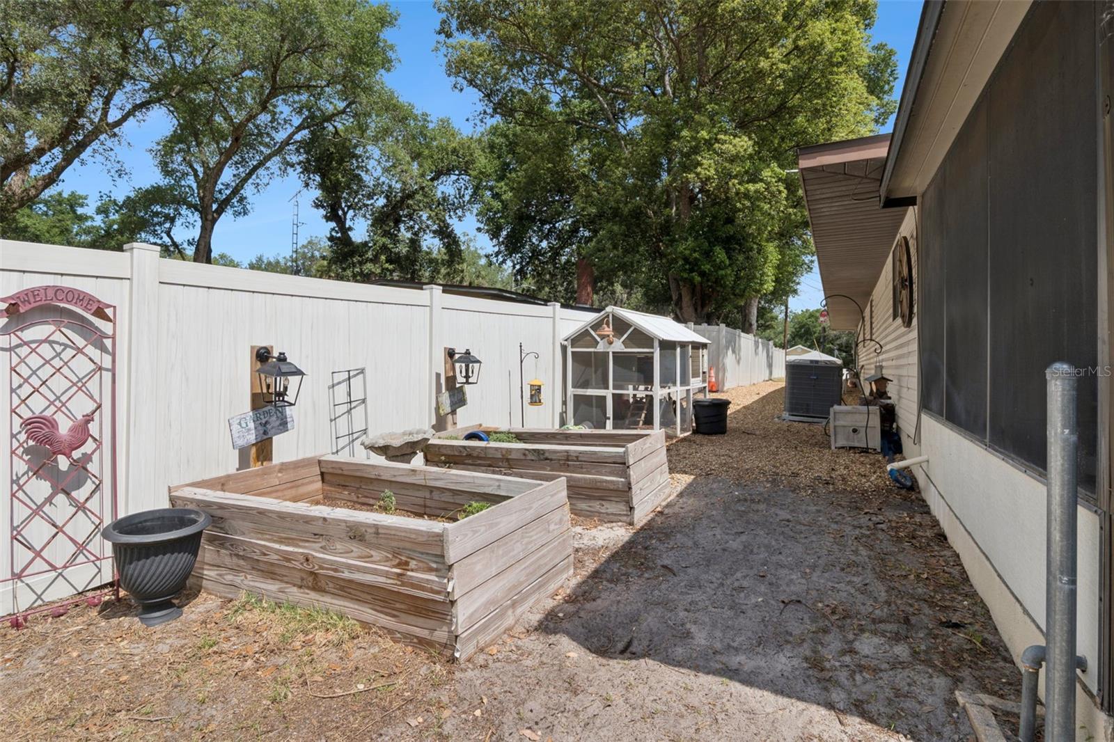 209 E CATAWBA ST, FRUITLAND PARK, FL, 34731