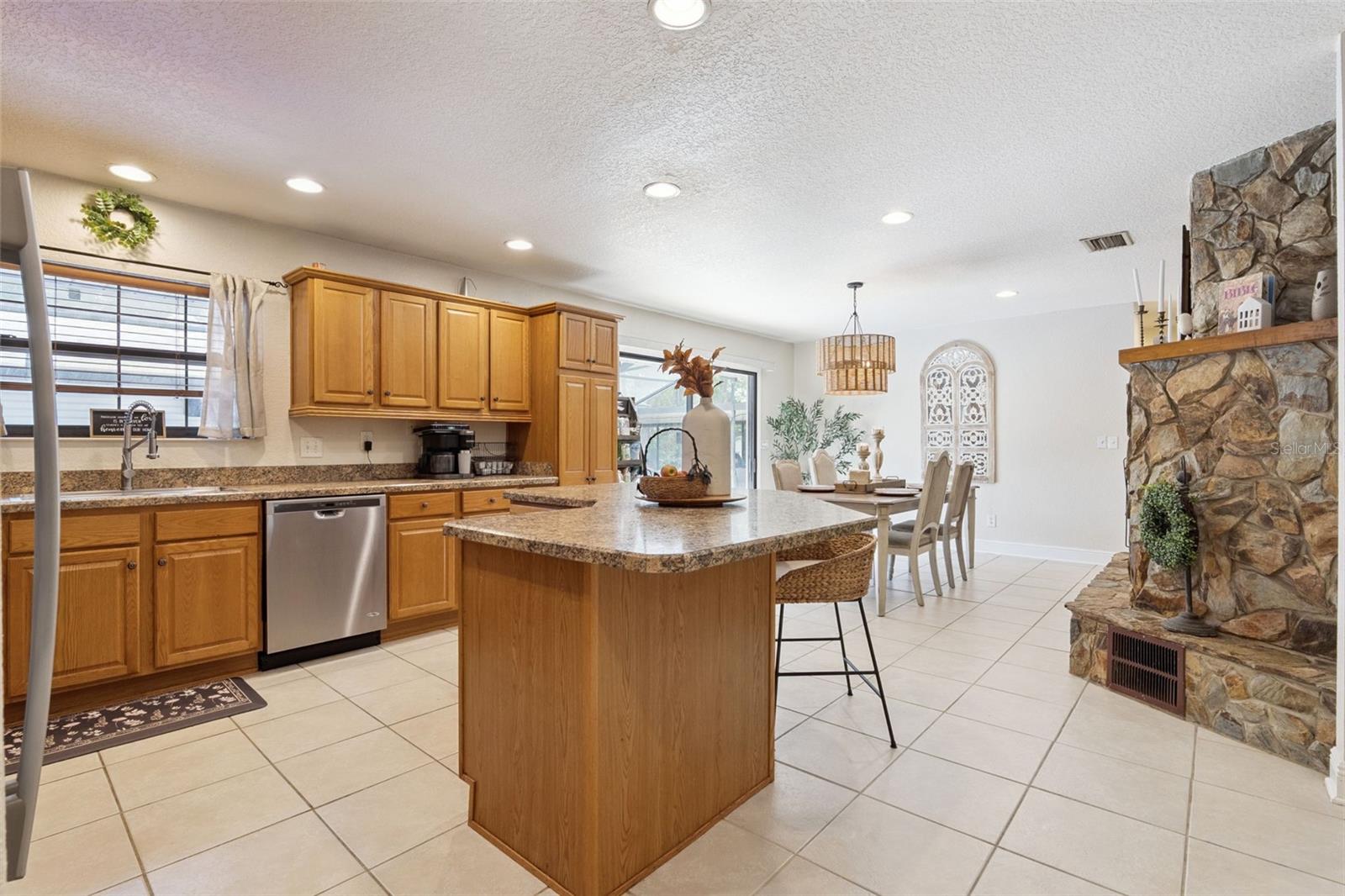 209 E CATAWBA ST, FRUITLAND PARK, FL, 34731