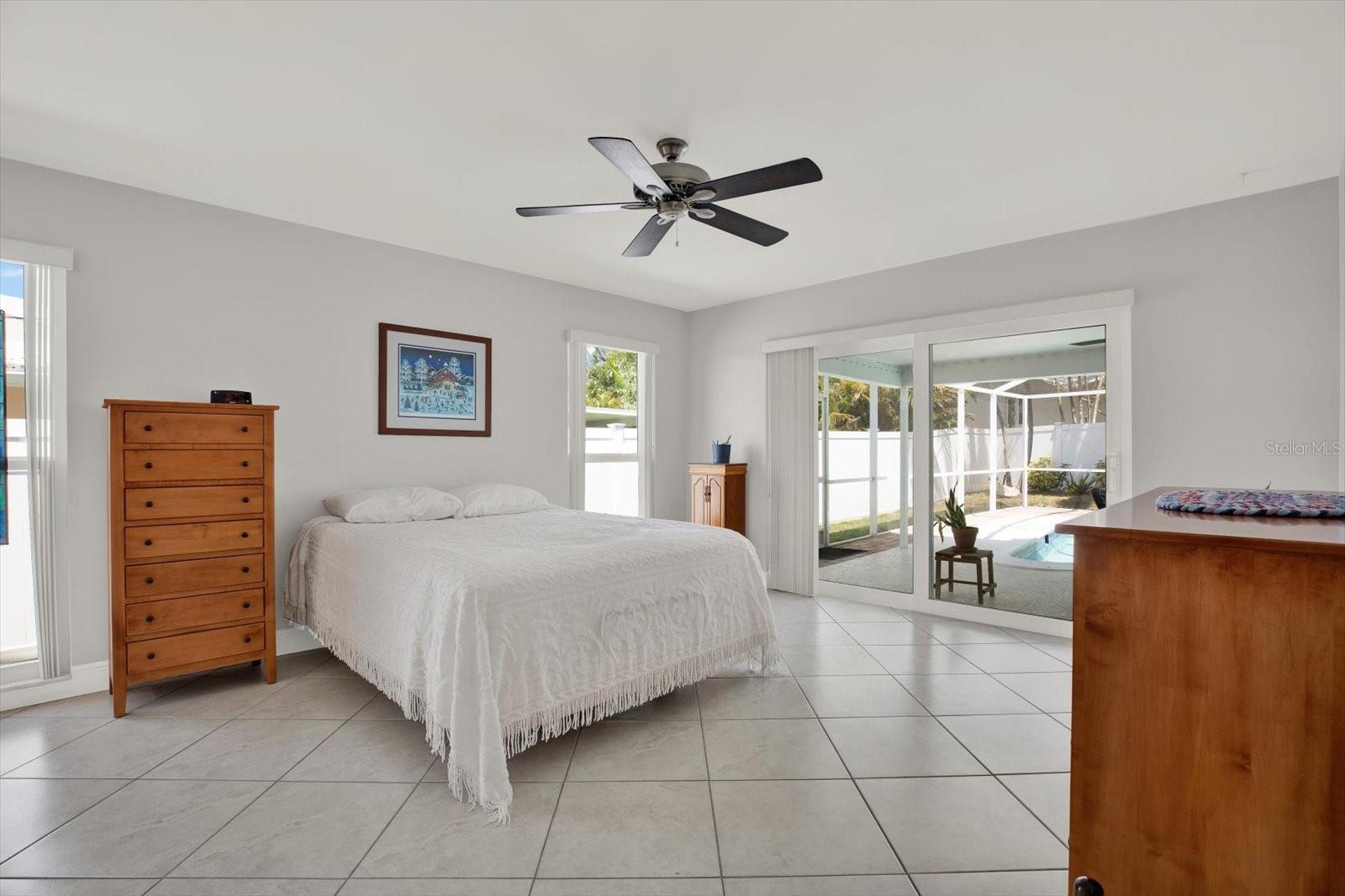 14725 CROWN DR, LARGO, FL, 33774