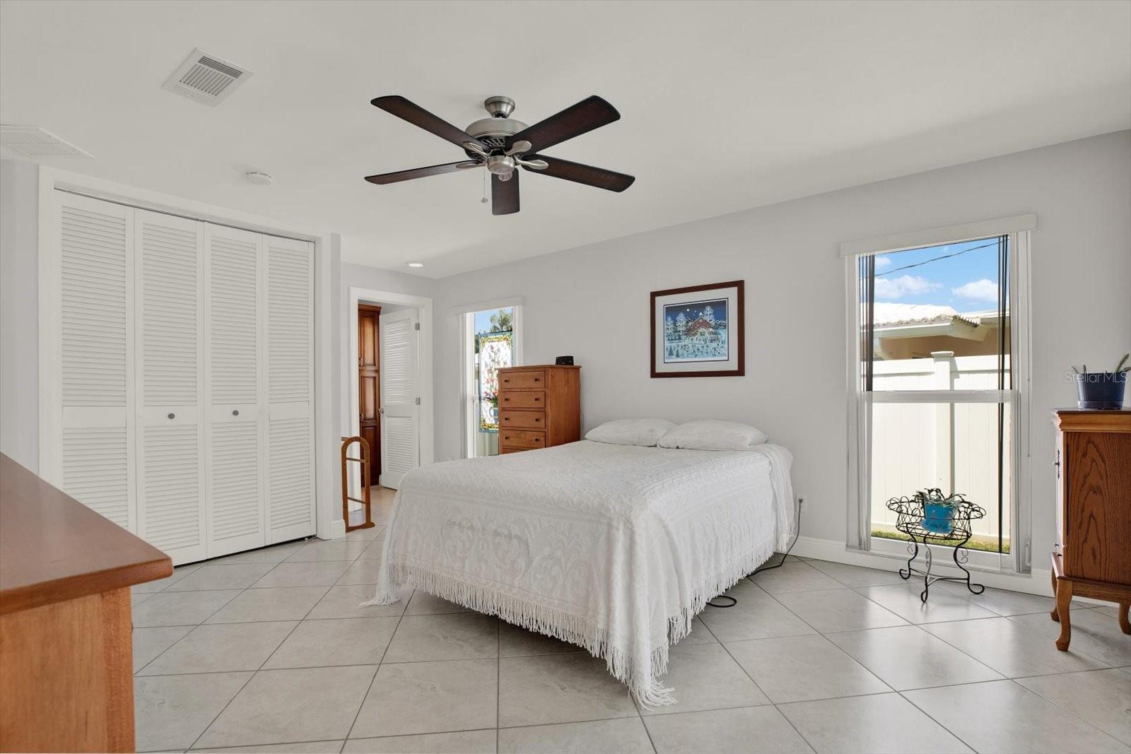 14725 CROWN DR, LARGO, FL, 33774