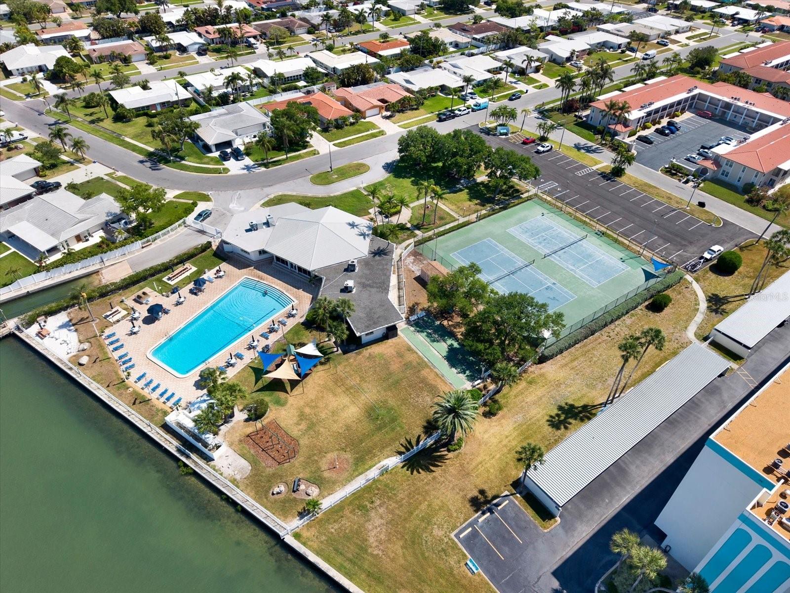 14725 CROWN DR, LARGO, FL, 33774