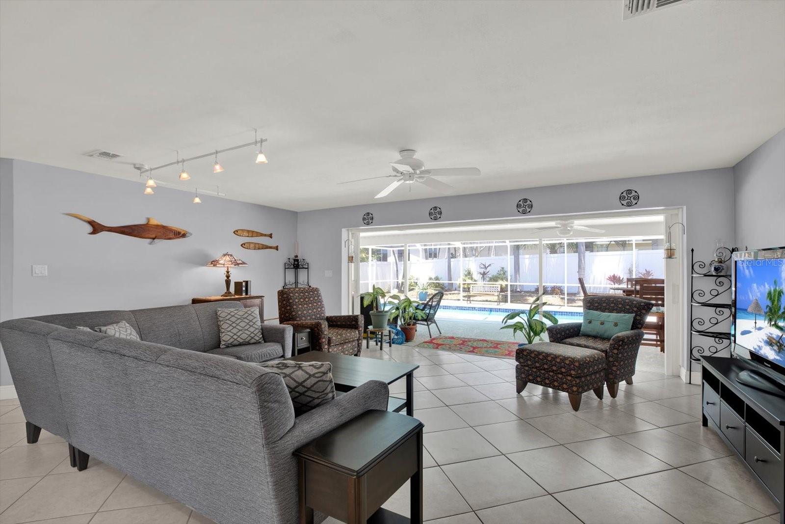 14725 CROWN DR, LARGO, FL, 33774