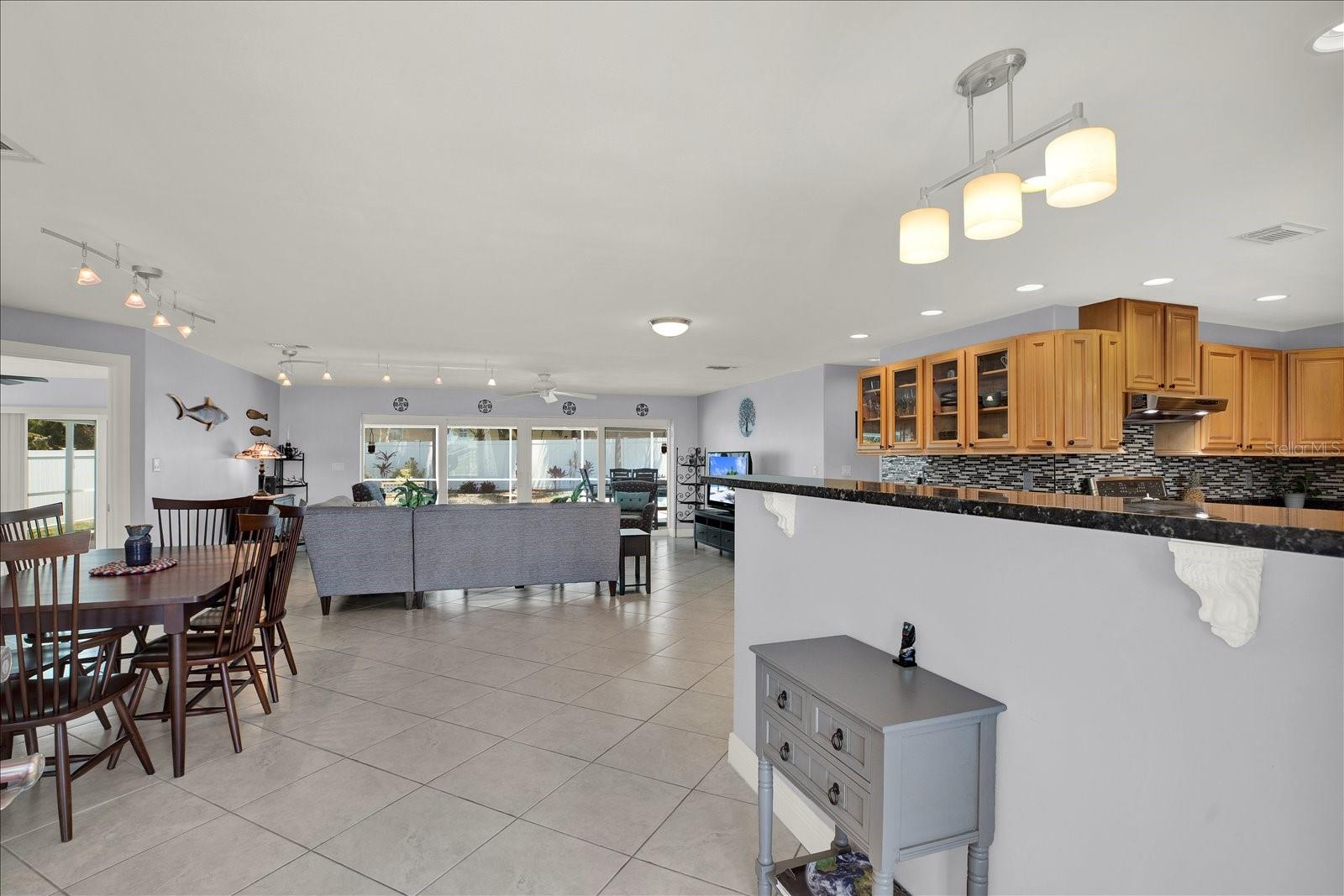 14725 CROWN DR, LARGO, FL, 33774