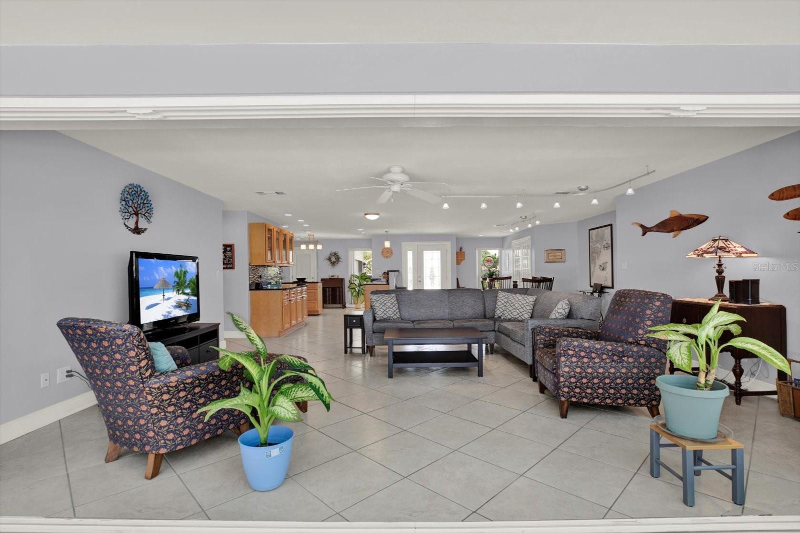 14725 CROWN DR, LARGO, FL, 33774