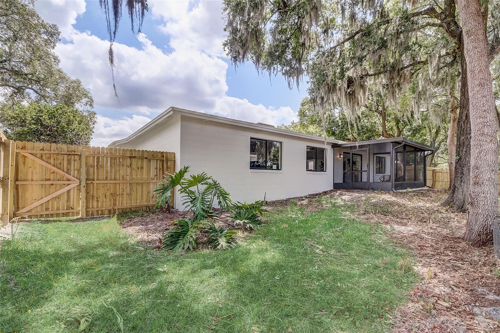 319 LOCH LOMOND AVE, LONGWOOD, FL, 32750