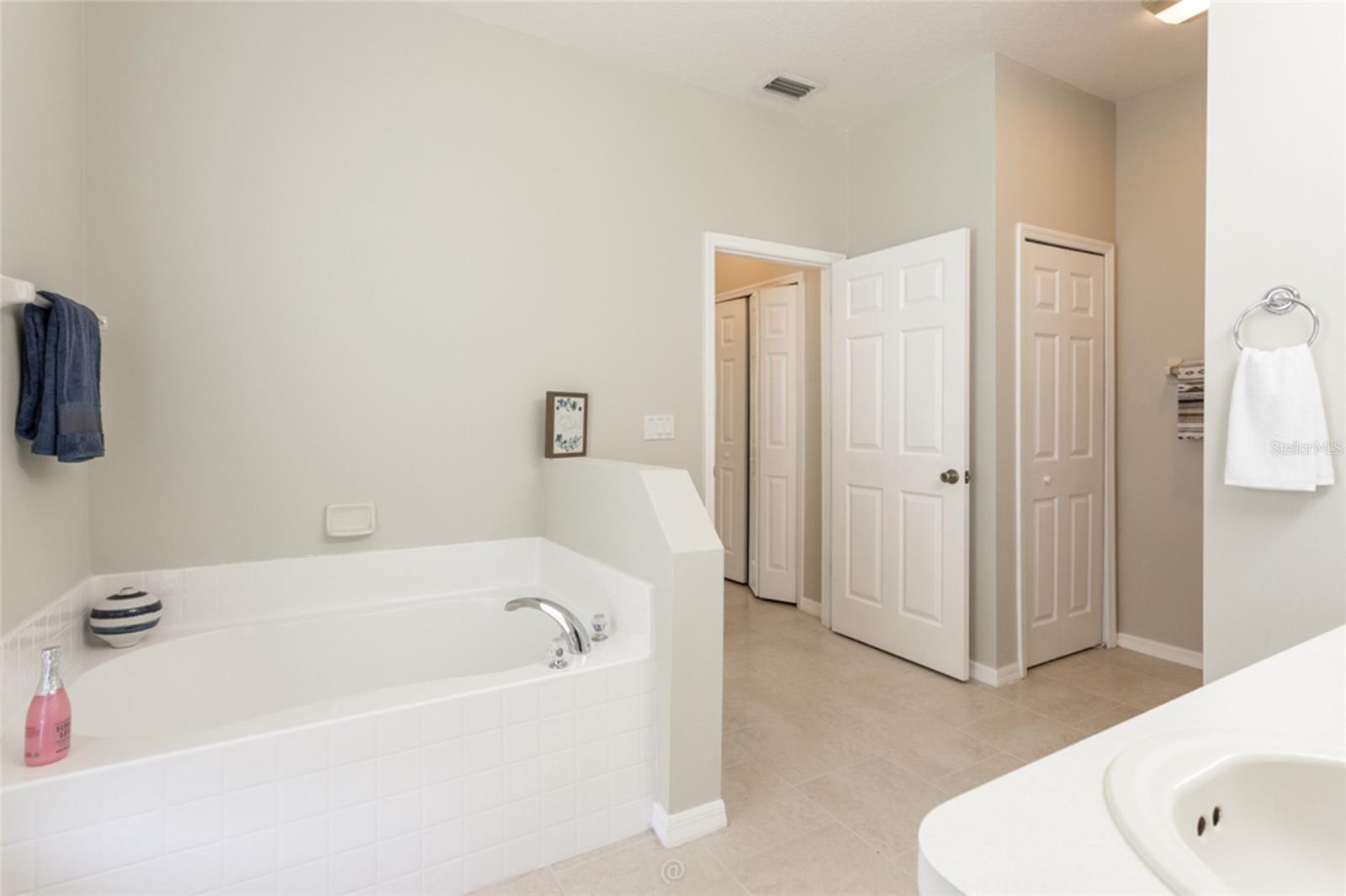 4 WHITE HURST LN, PALM COAST, FL, 32164