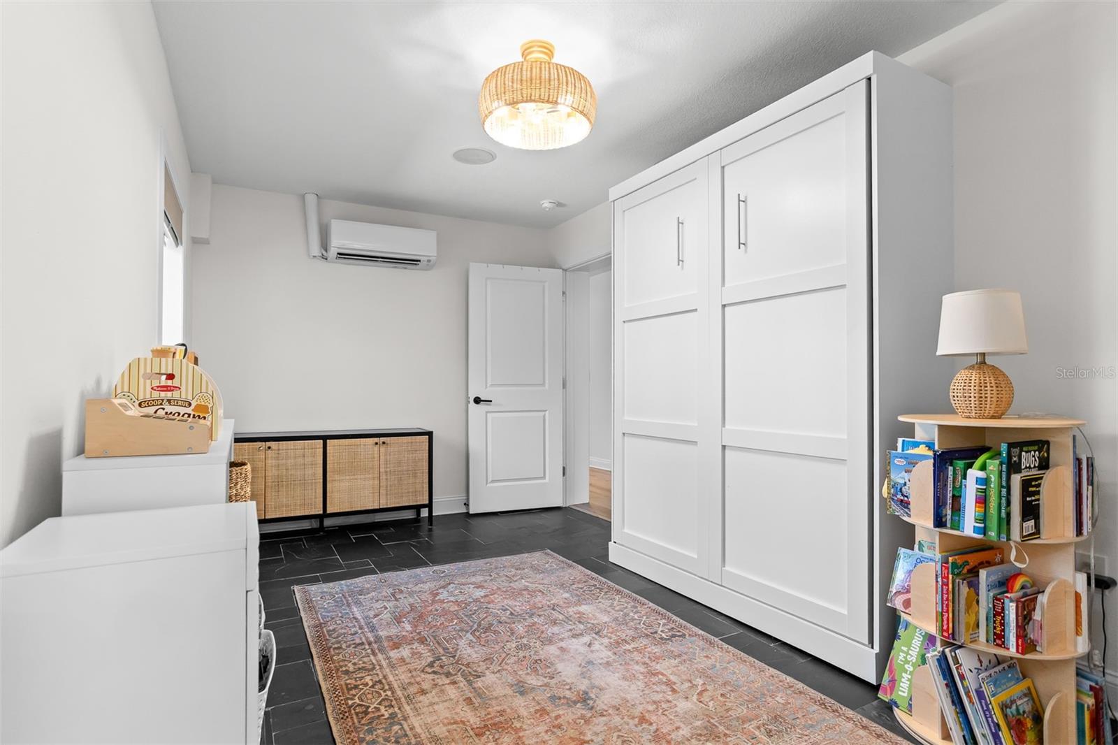 4110 W MULLEN AVE, TAMPA, FL, 33609