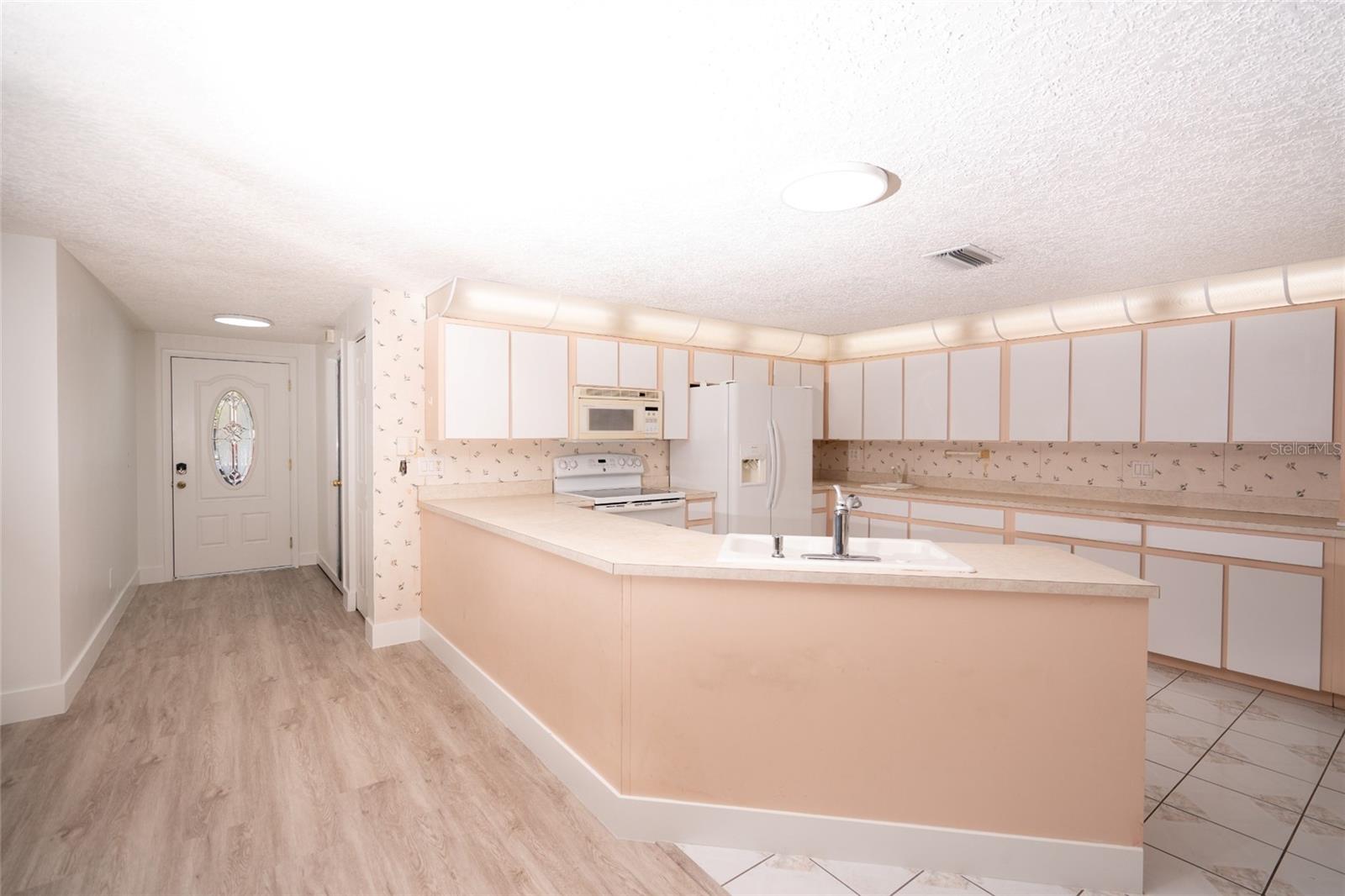 7003 FOUNTAIN AVE, TAMPA, FL, 33634