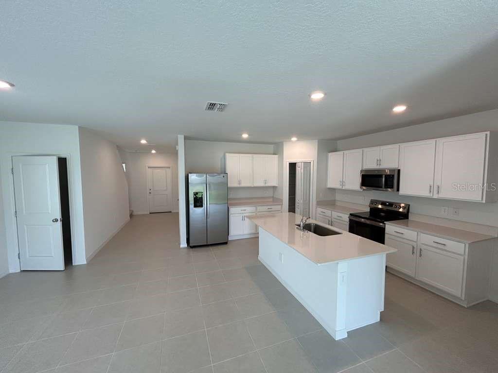 1140 HOUR GLASS RD, LAKELAND, FL, 33801