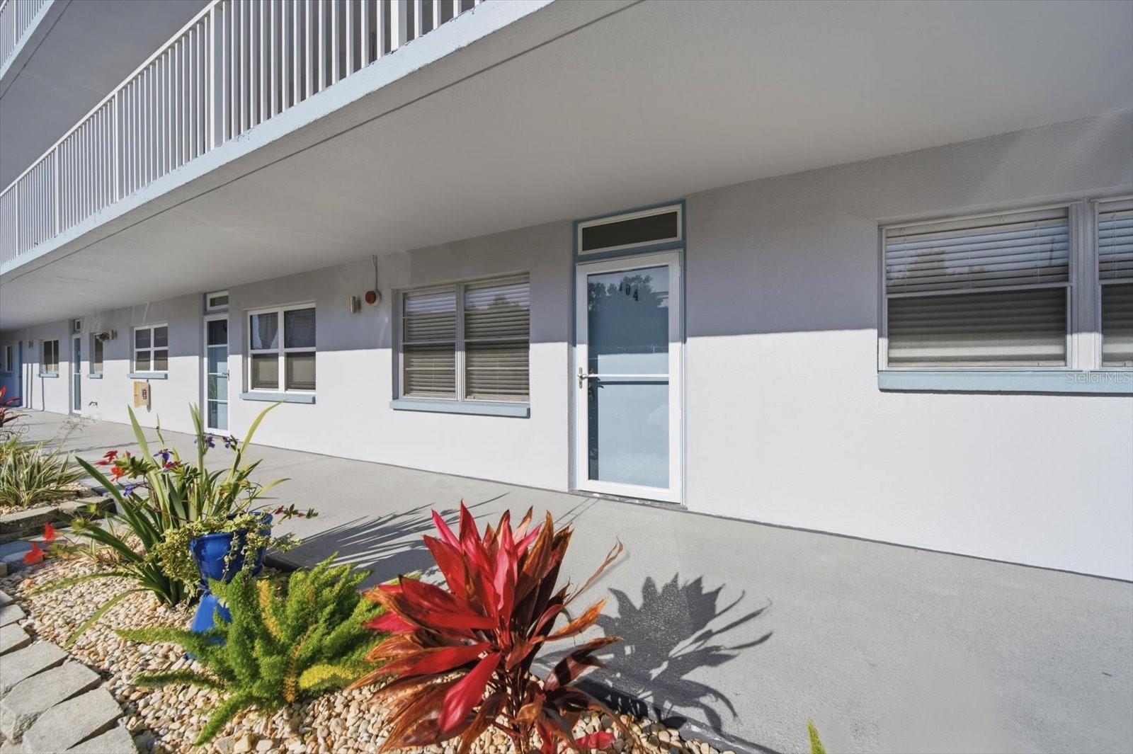 1868 SHORE #104, SOUTH PASADENA, FL, 33707