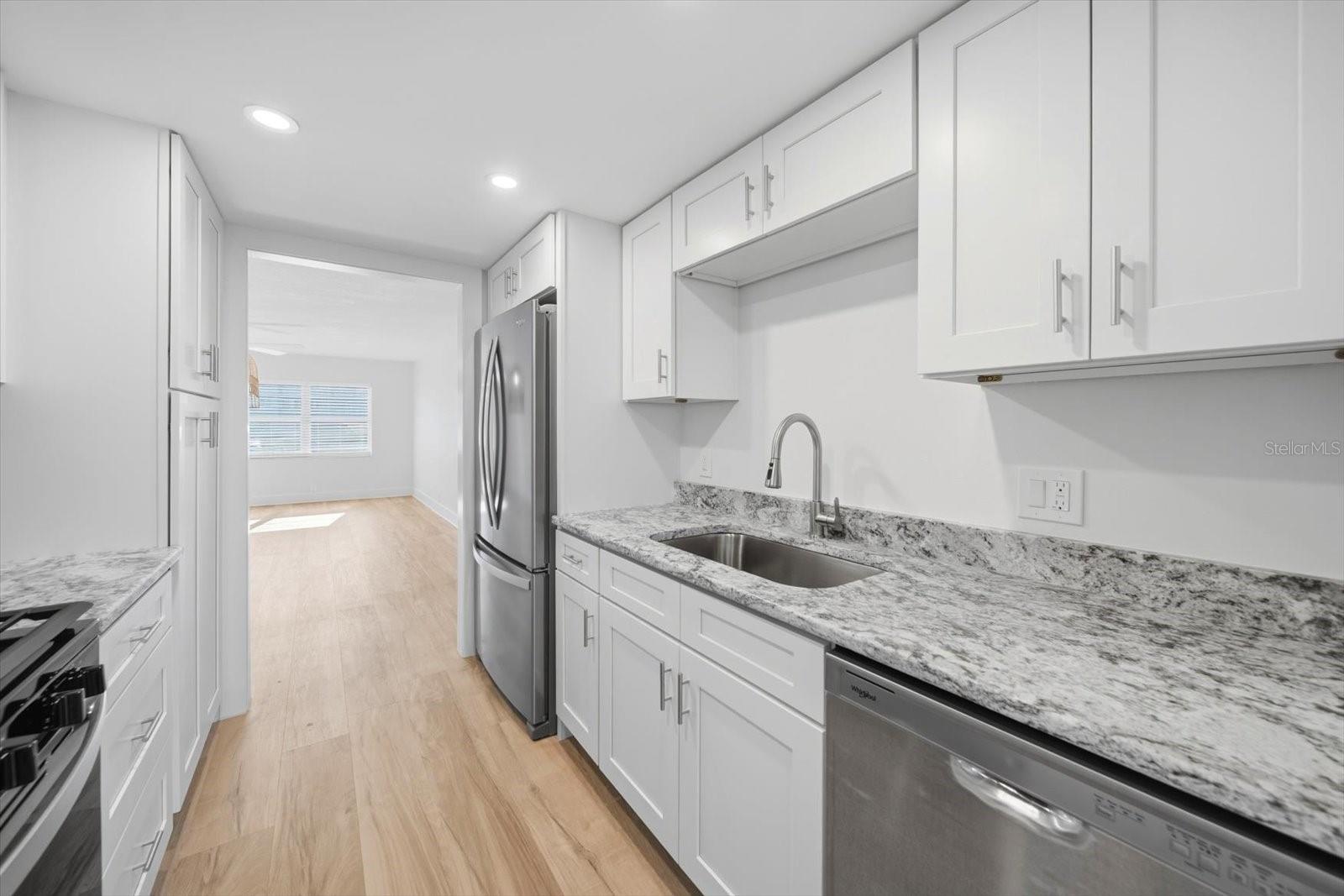 1868 SHORE #104, SOUTH PASADENA, FL, 33707