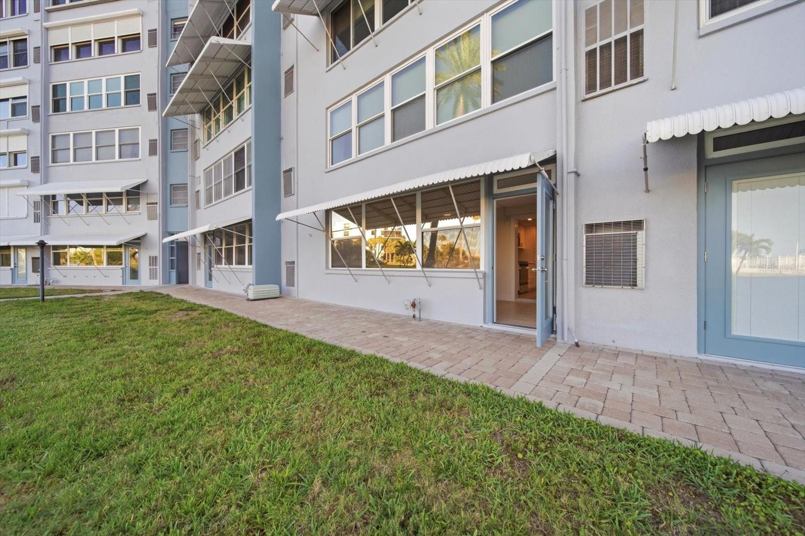 1868 SHORE #104, SOUTH PASADENA, FL, 33707