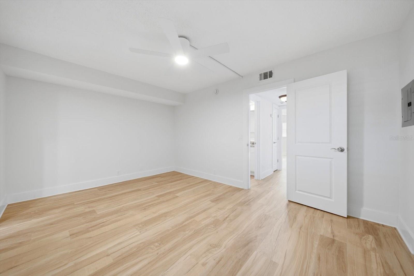 1868 SHORE #104, SOUTH PASADENA, FL, 33707