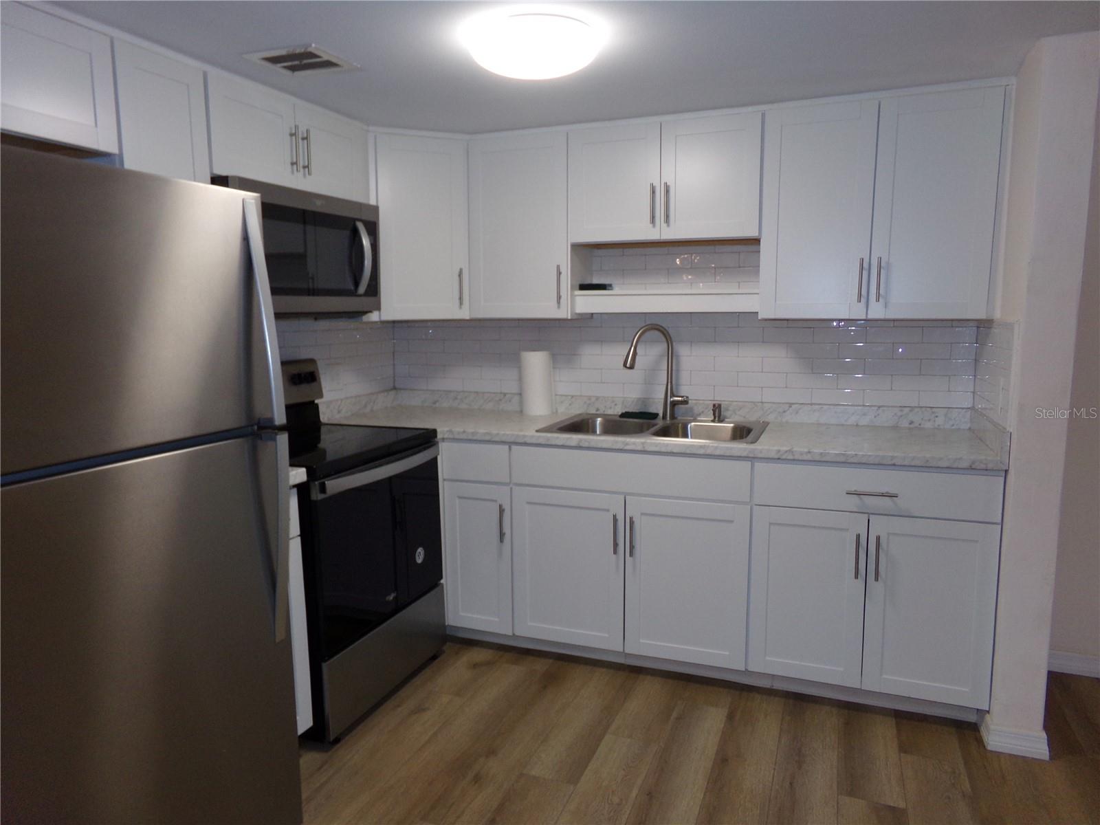 2042 AUSTRALIA WAY W #18, CLEARWATER, FL, 33763