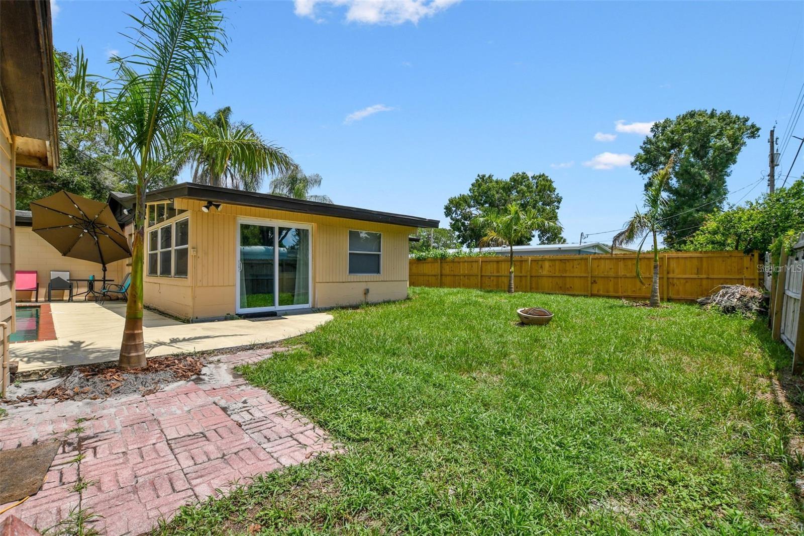 4818 HOLIDAY DR, TAMPA, FL, 33615