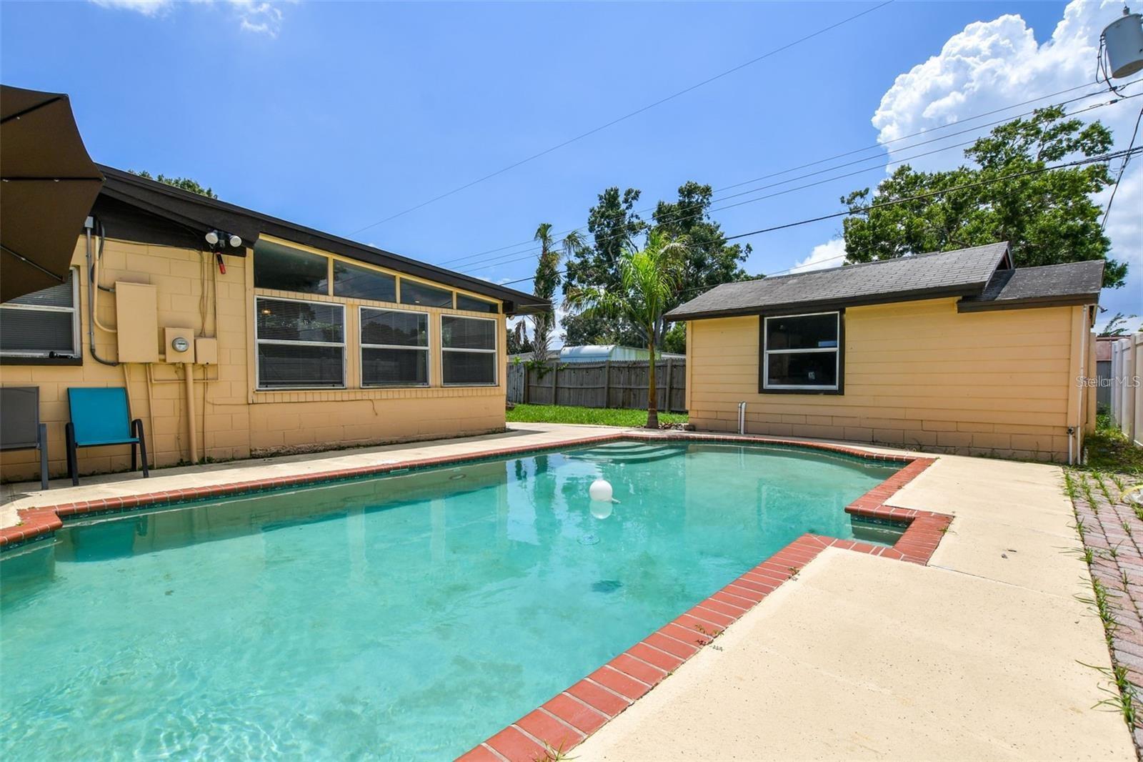 4818 HOLIDAY DR, TAMPA, FL, 33615