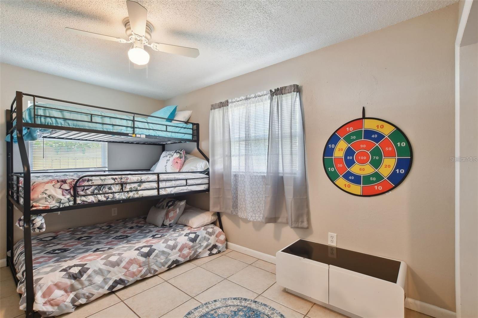 4818 HOLIDAY DR, TAMPA, FL, 33615