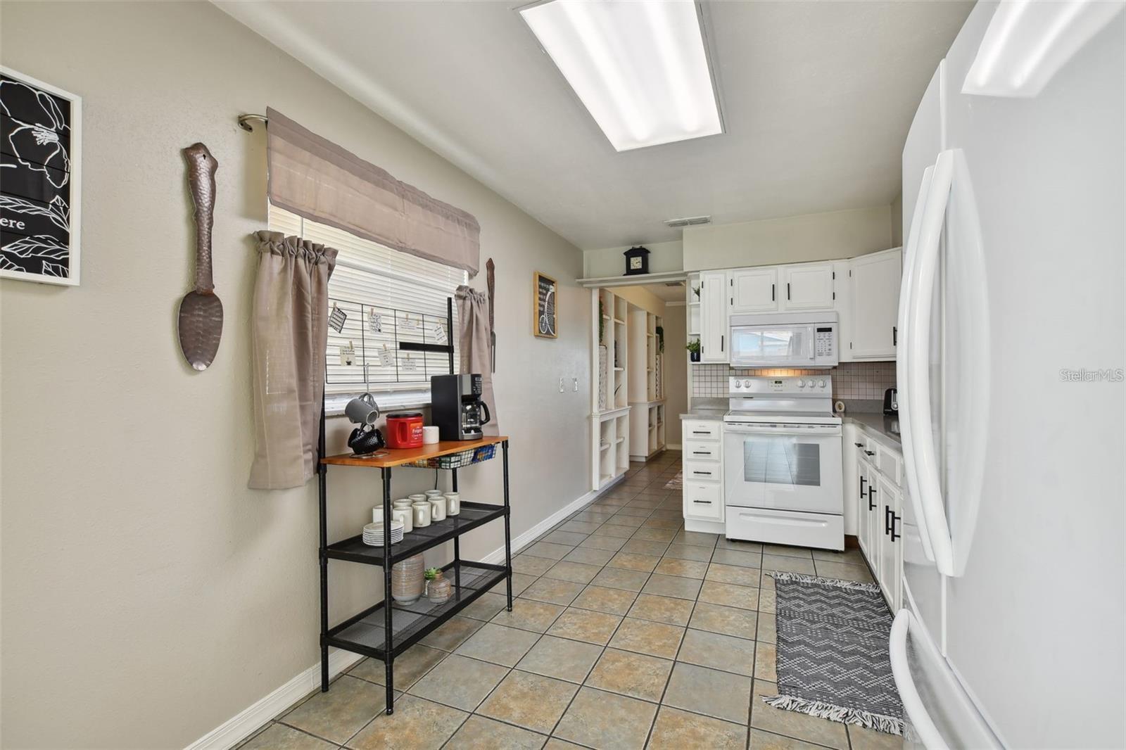 4818 HOLIDAY DR, TAMPA, FL, 33615