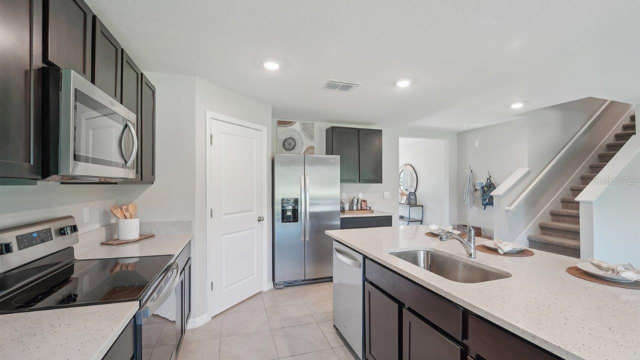 8601 TIDEWATER TRAIL AVE, TEMPLE TERRACE, FL, 33637