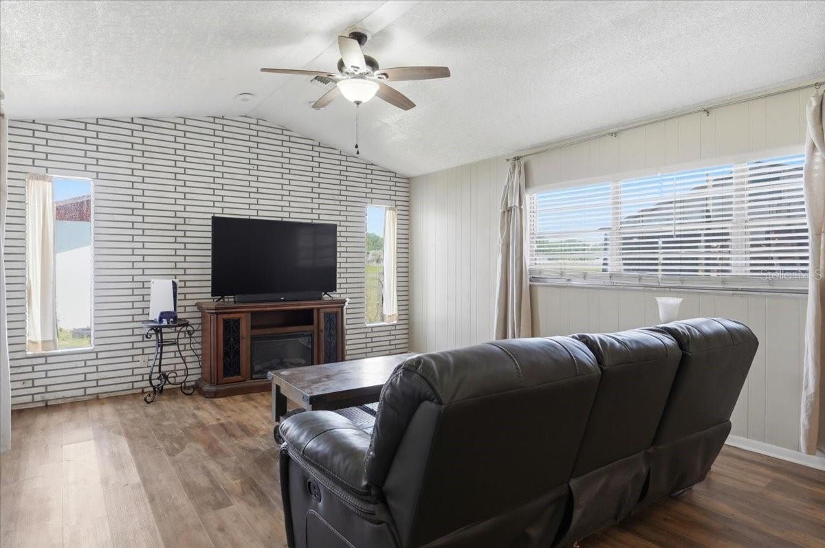 303 KARPPE RD, PLANT CITY, FL, 33567