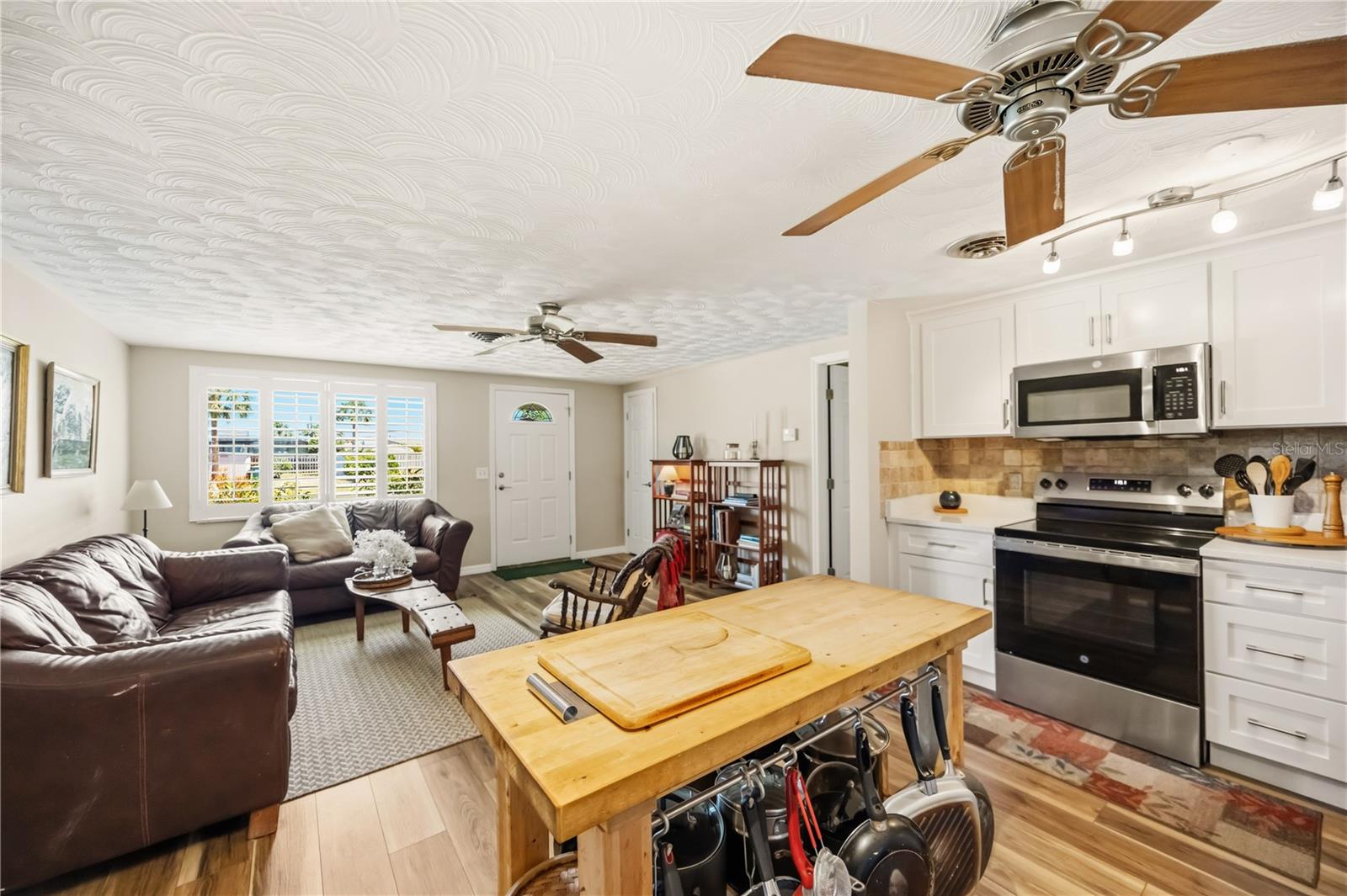 885 E 3RD ST, ENGLEWOOD, FL, 34223