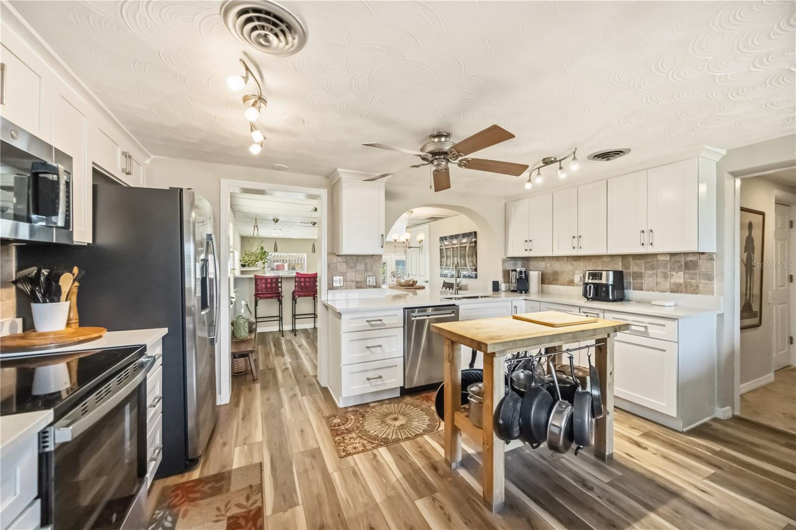 885 E 3RD ST, ENGLEWOOD, FL, 34223