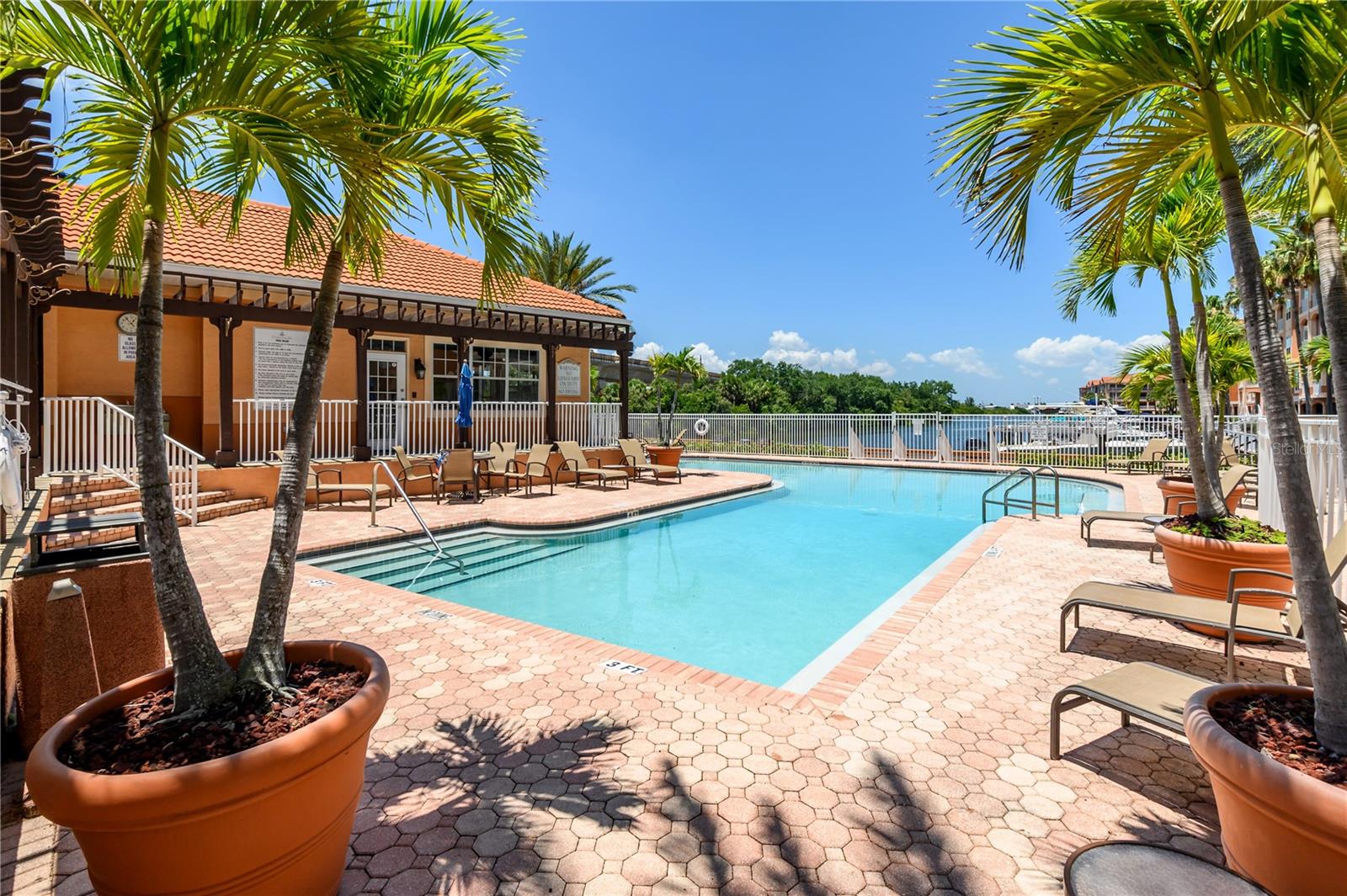 5000 CULBREATH KEY WAY #8-302, TAMPA, FL, 33611