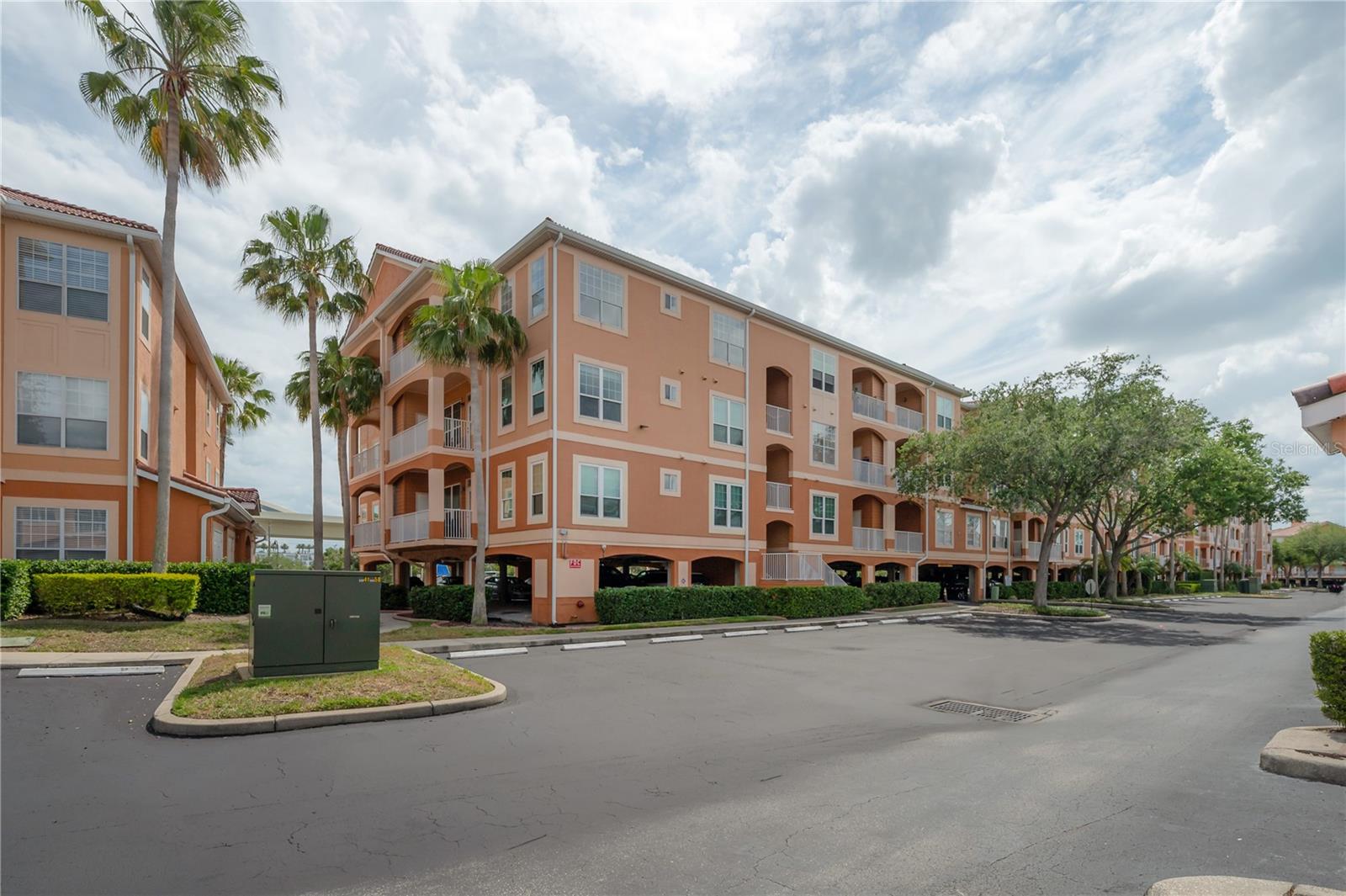 5000 CULBREATH KEY WAY #8-302, TAMPA, FL, 33611