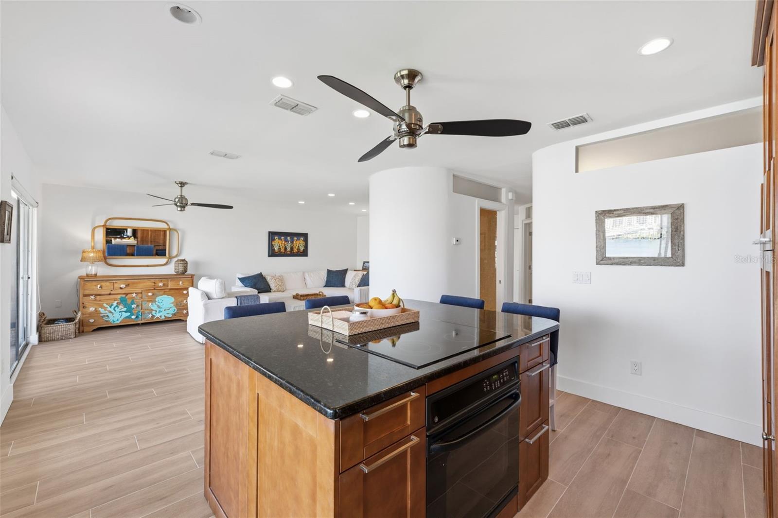400 LARBOARD WAY #105, CLEARWATER BEACH, FL, 33767