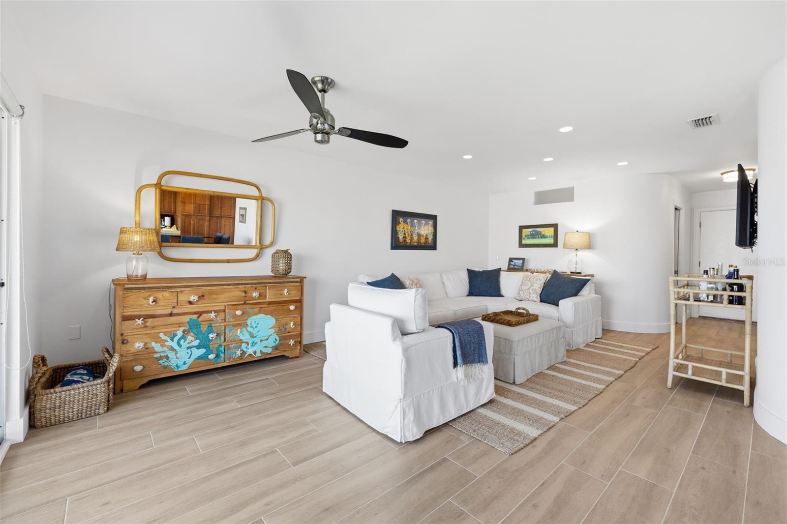 400 LARBOARD WAY #105, CLEARWATER BEACH, FL, 33767