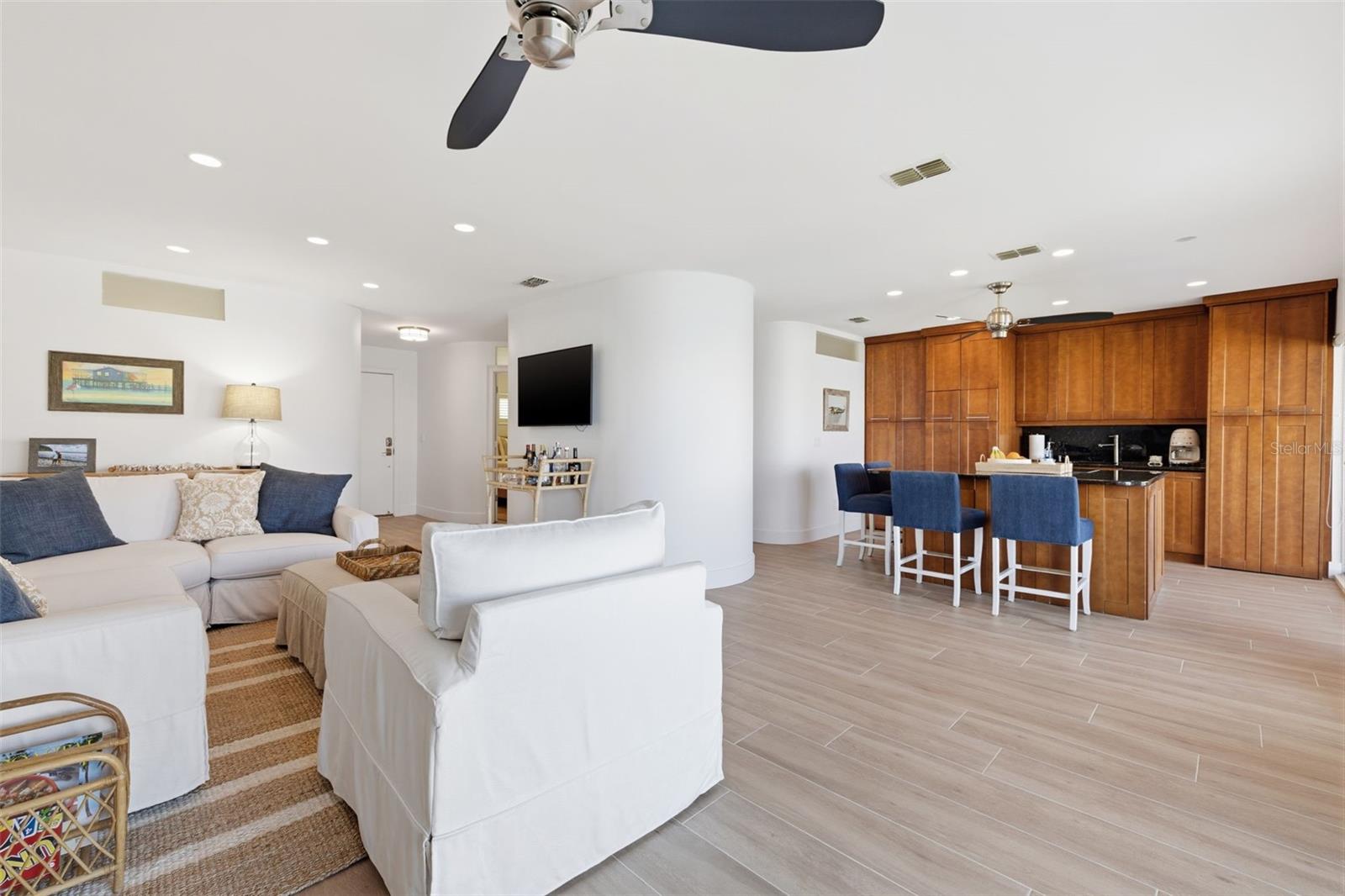 400 LARBOARD WAY #105, CLEARWATER BEACH, FL, 33767
