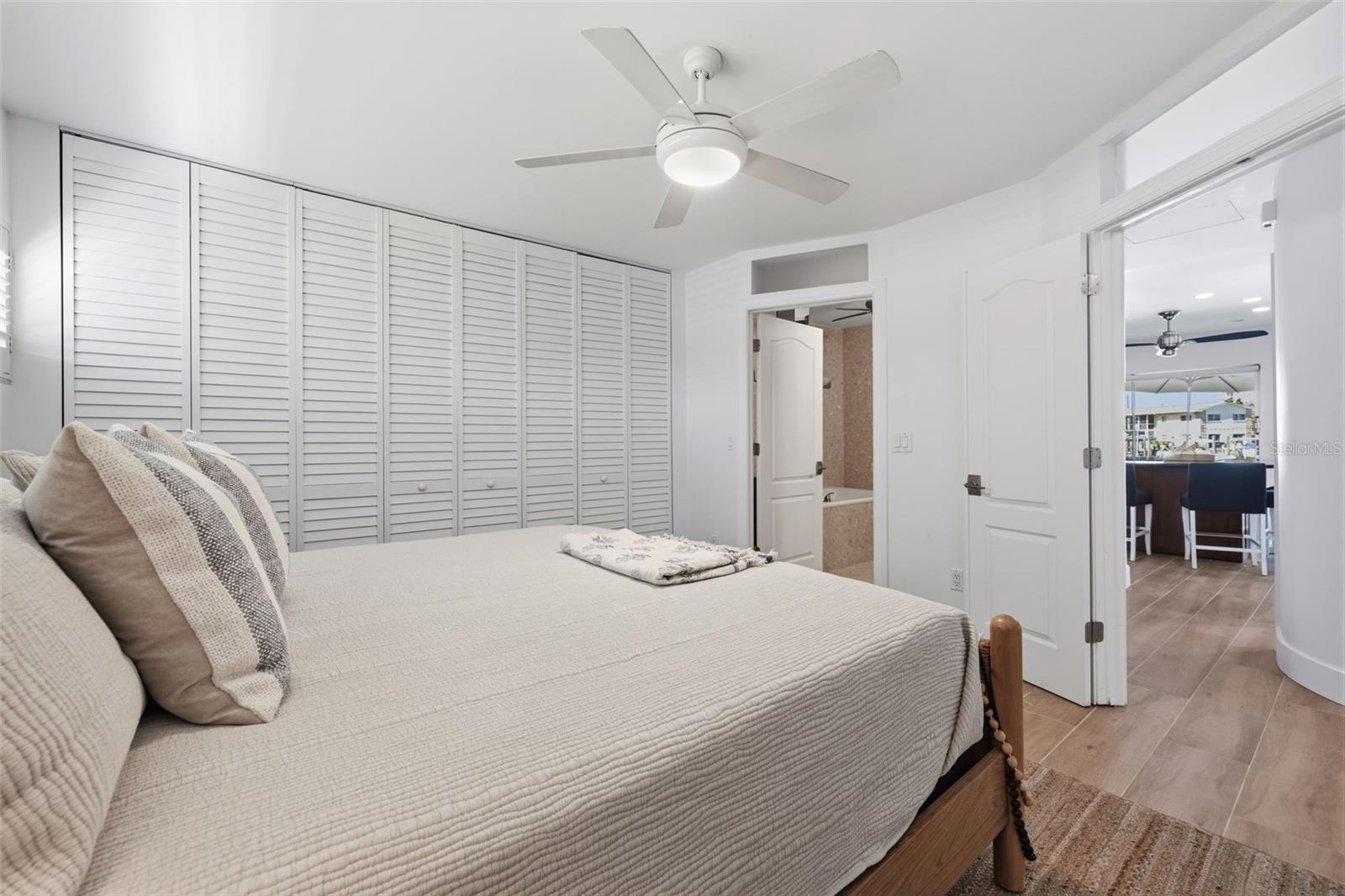 400 LARBOARD WAY #105, CLEARWATER BEACH, FL, 33767