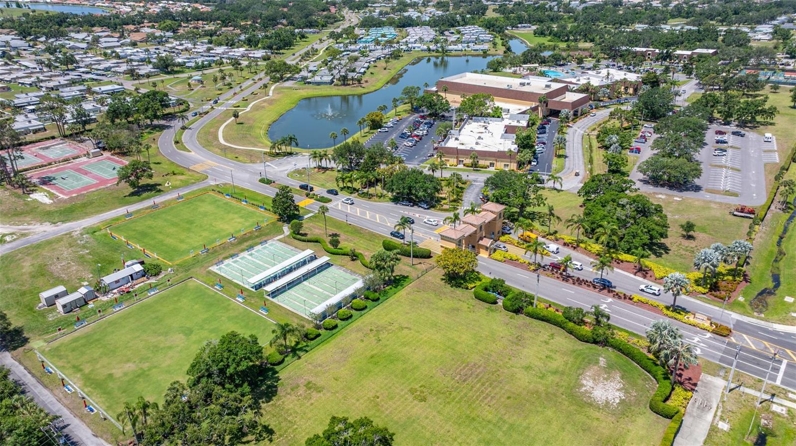 2410 KENSINGTON GREENS DR #5, SUN CITY CENTER, FL, 33573